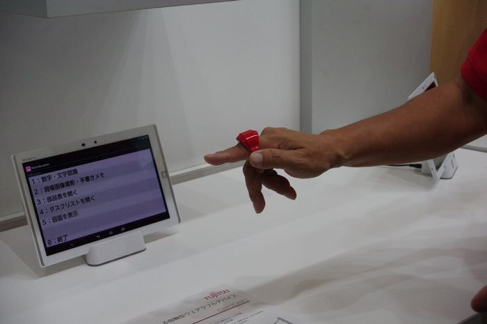 是CEATEC Japan 2015 : 富士通展示配合智慧眼鏡的戒指型商用空氣滑鼠這篇文章的首圖