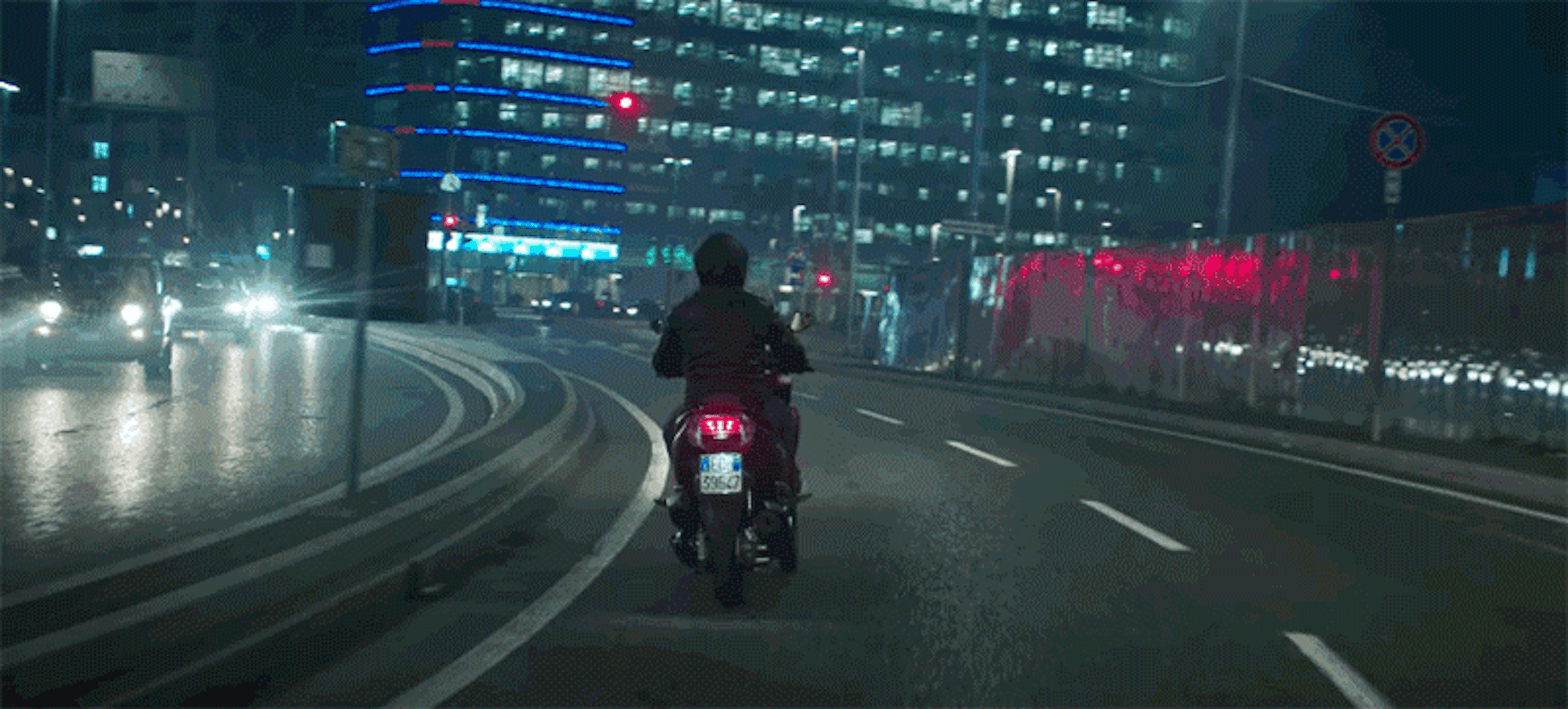 是誰說智慧擋風玻璃是汽車專屬，三星與 Yamaha 共同展示機車用概念設計這篇文章的首圖