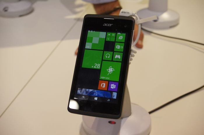 是MWC 2015 ： Acer 入門級 Windows Phone Liquid M220 動眼看這篇文章的首圖