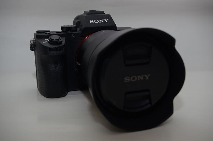 是從休閒級到準專業級的機身強化， Sony A7 II 無反光鏡可換鏡頭相機動手玩這篇文章的首圖