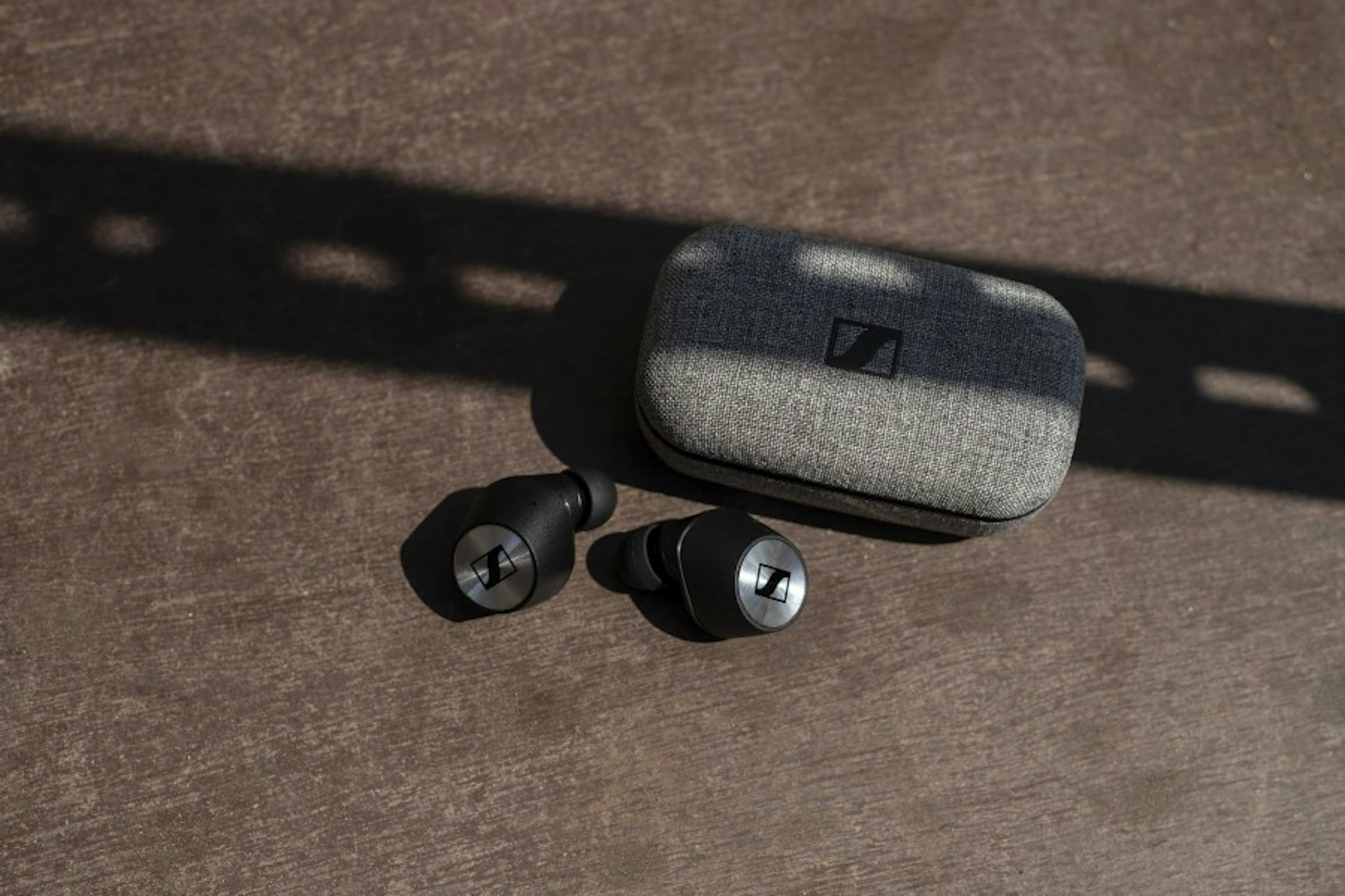 AirPods, Sennheiser, , Headphones, 2018 Internationale Funkausstellung Berlin, Wireless, Apple earbuds, High fidelity, Bluetooth, Sound, Sennheiser, product, strap, font