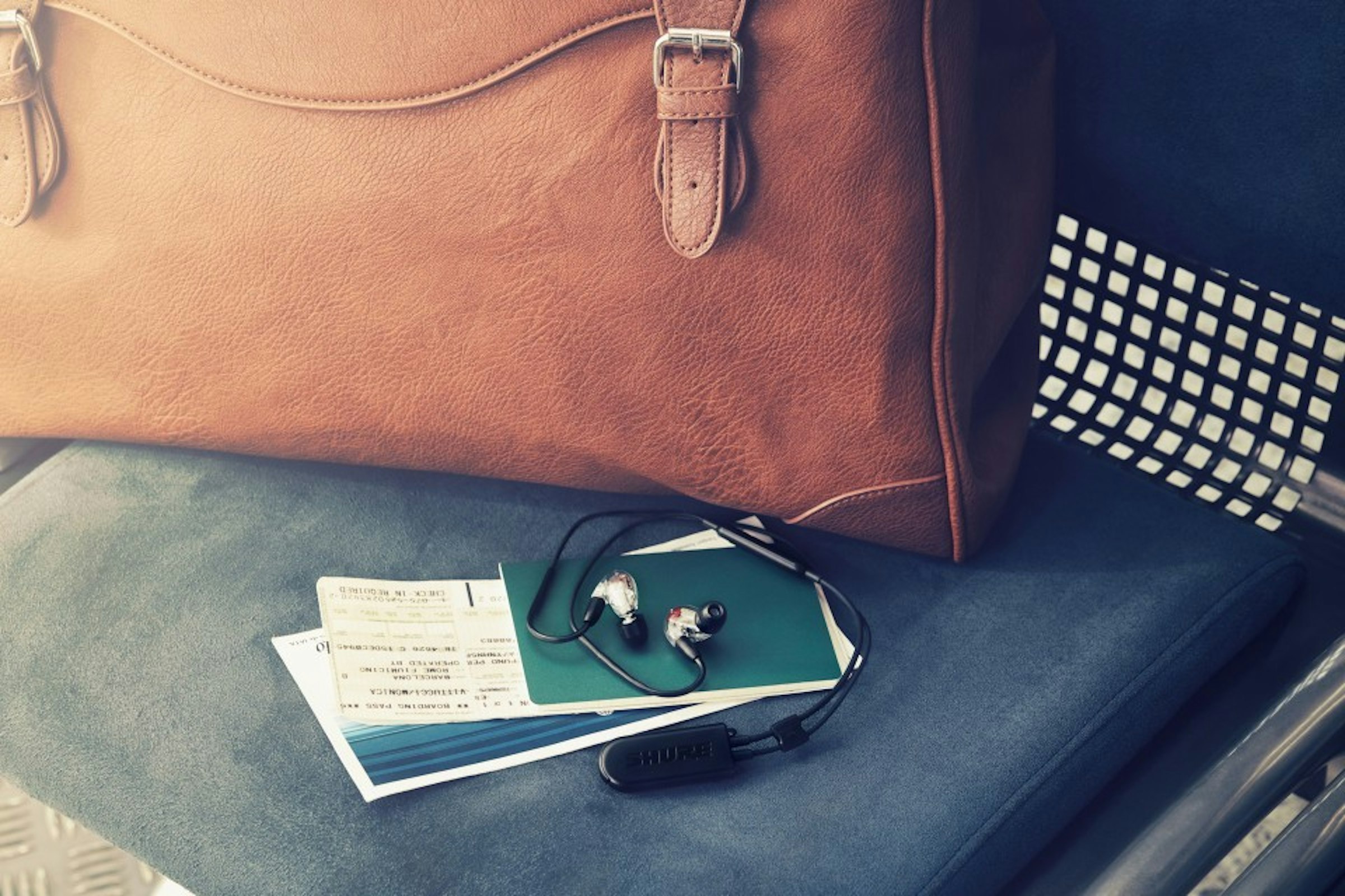 , Handbag, Shure, Leather, Image resolution, Customer, Bluetooth, Electrical cable, Product, Wire, eyewear, bag, eyewear, fashion accessory, handbag, product, product, turquoise, brand, leather
