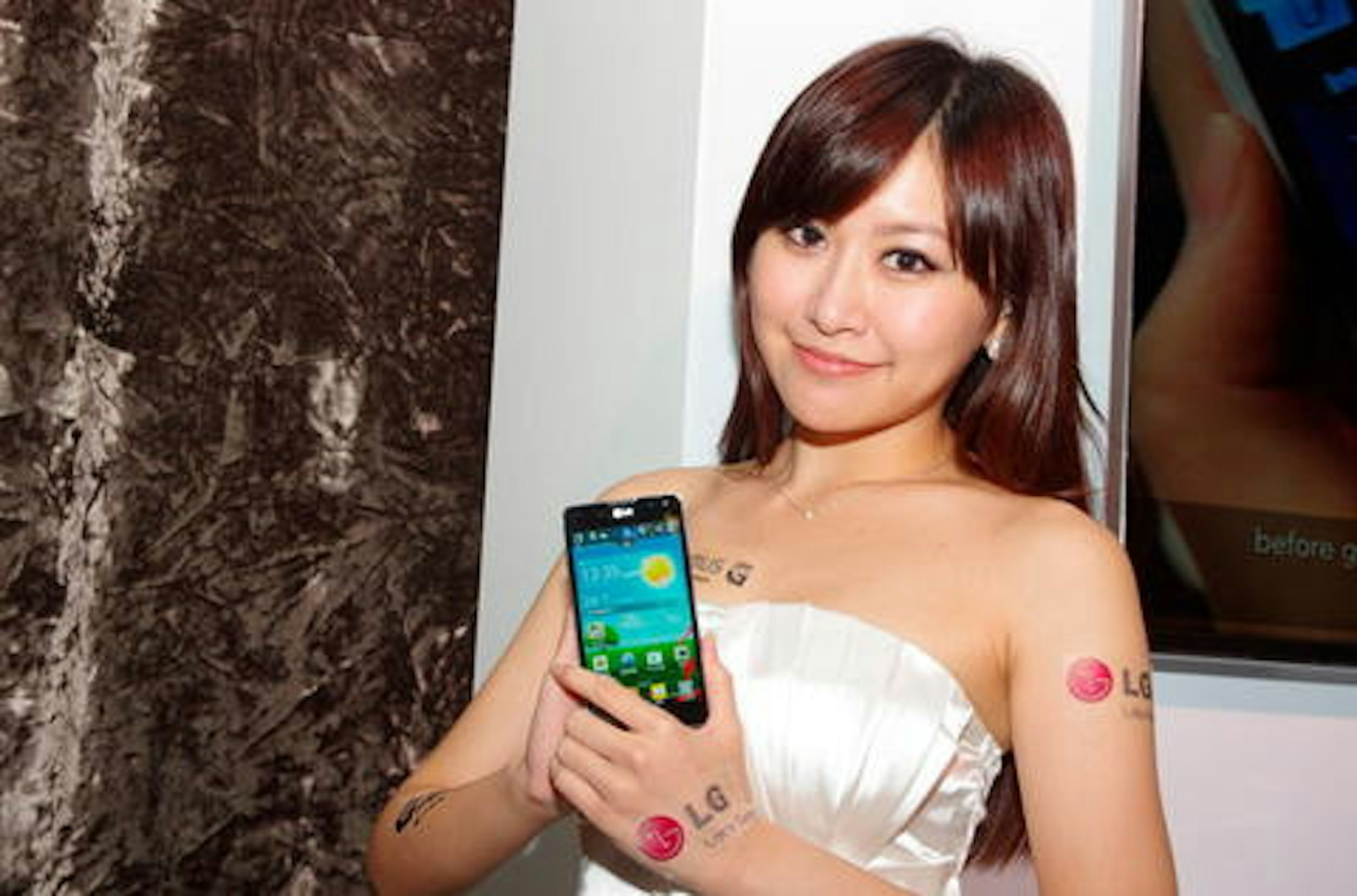是遲來的 LG 王者， Optimus G 終於在台推出這篇文章的首圖