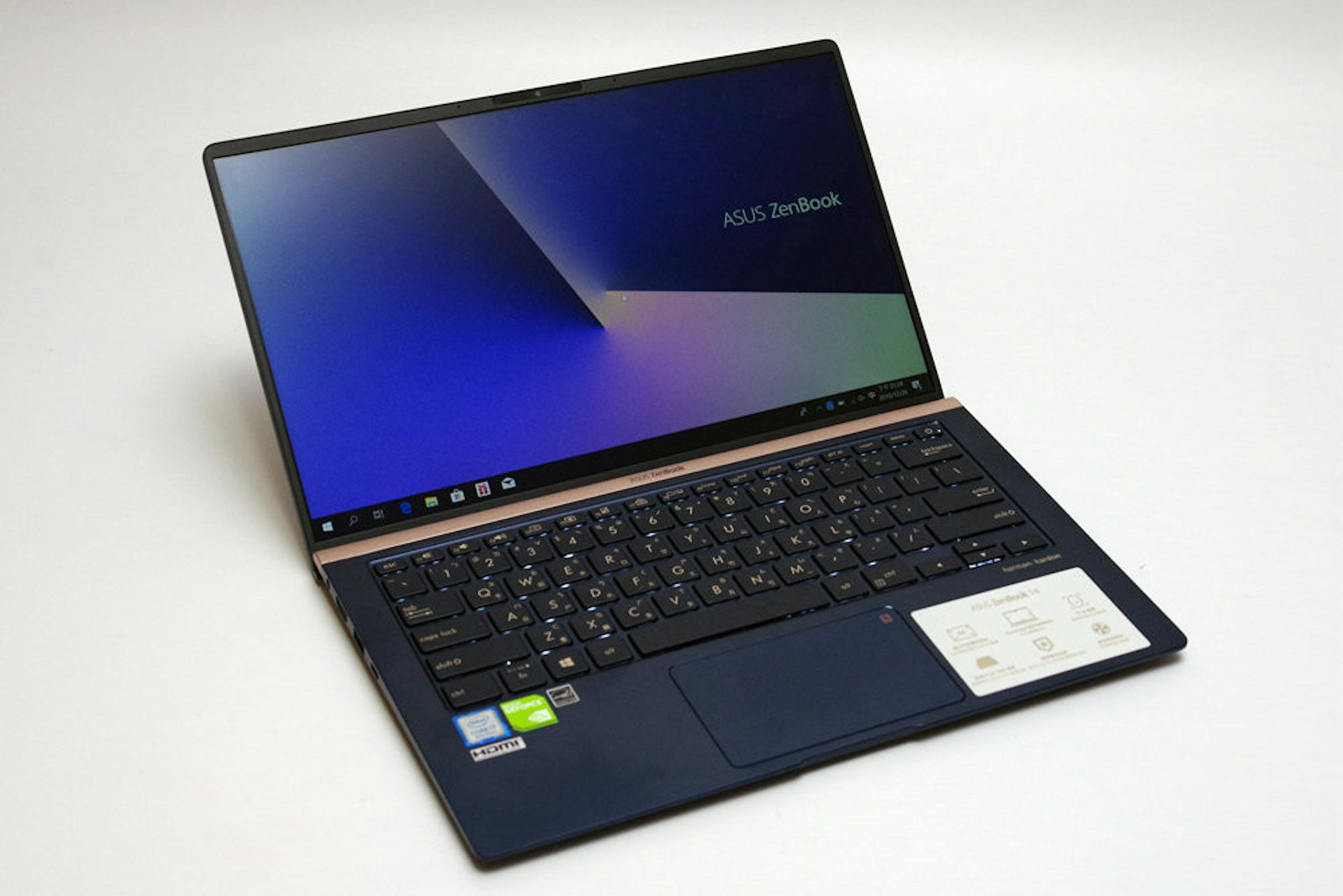 Netbook, Computer hardware, Personal computer, Laptop, Computer, Display device, Computer Monitors, Product, Product design, Design, netbook, laptop, technology, netbook, electronic device, computer hardware, product, personal computer hardware, personal computer, computer, display device