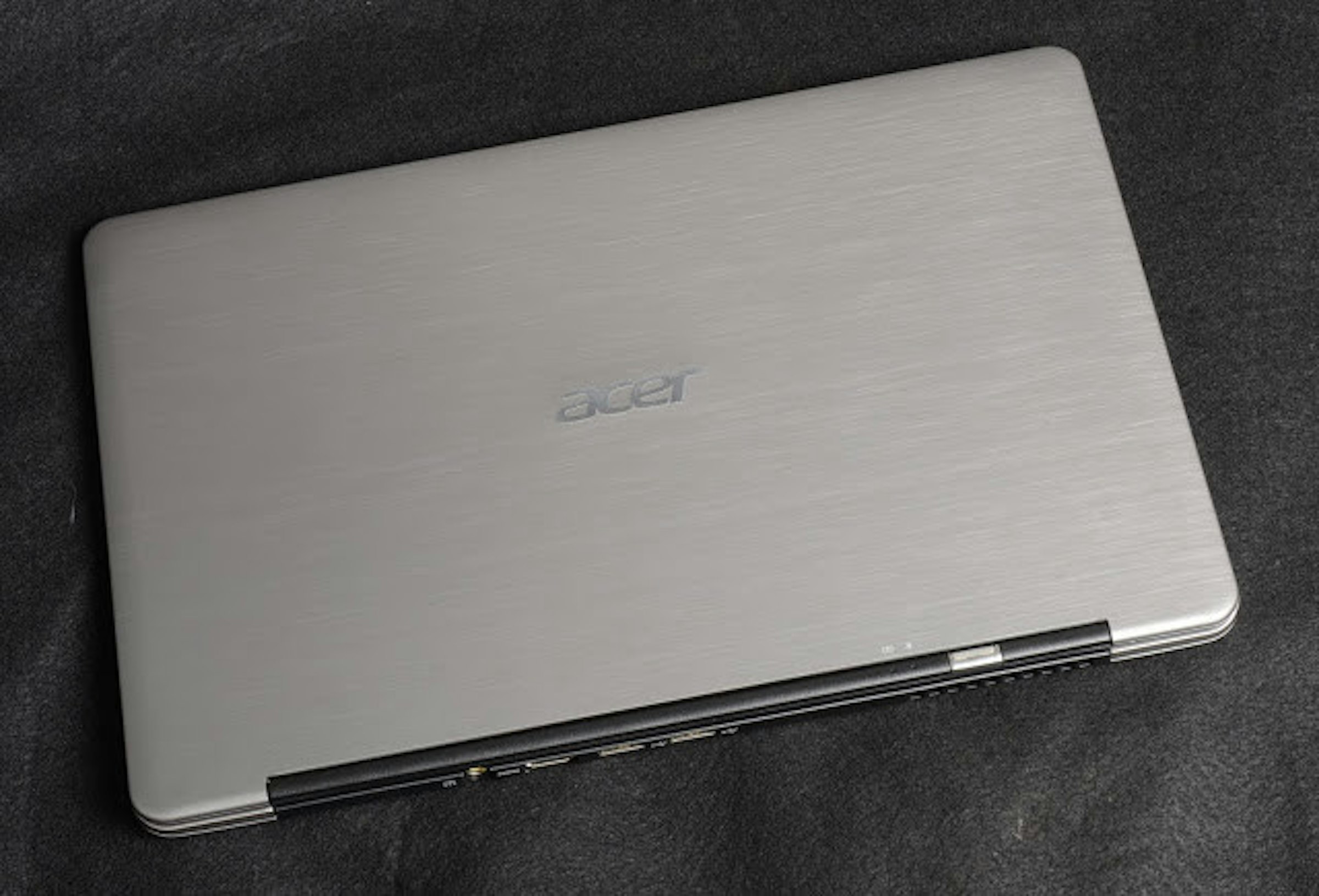 是100年資訊月：輕巧、好帶的 Ultrabook ，不買嗎？這篇文章的首圖