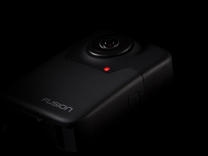 是GoPro 發表 GoPro Fusion 天周相機，主打第一人稱視角並可記錄 5.2K 影像這篇文章的首圖