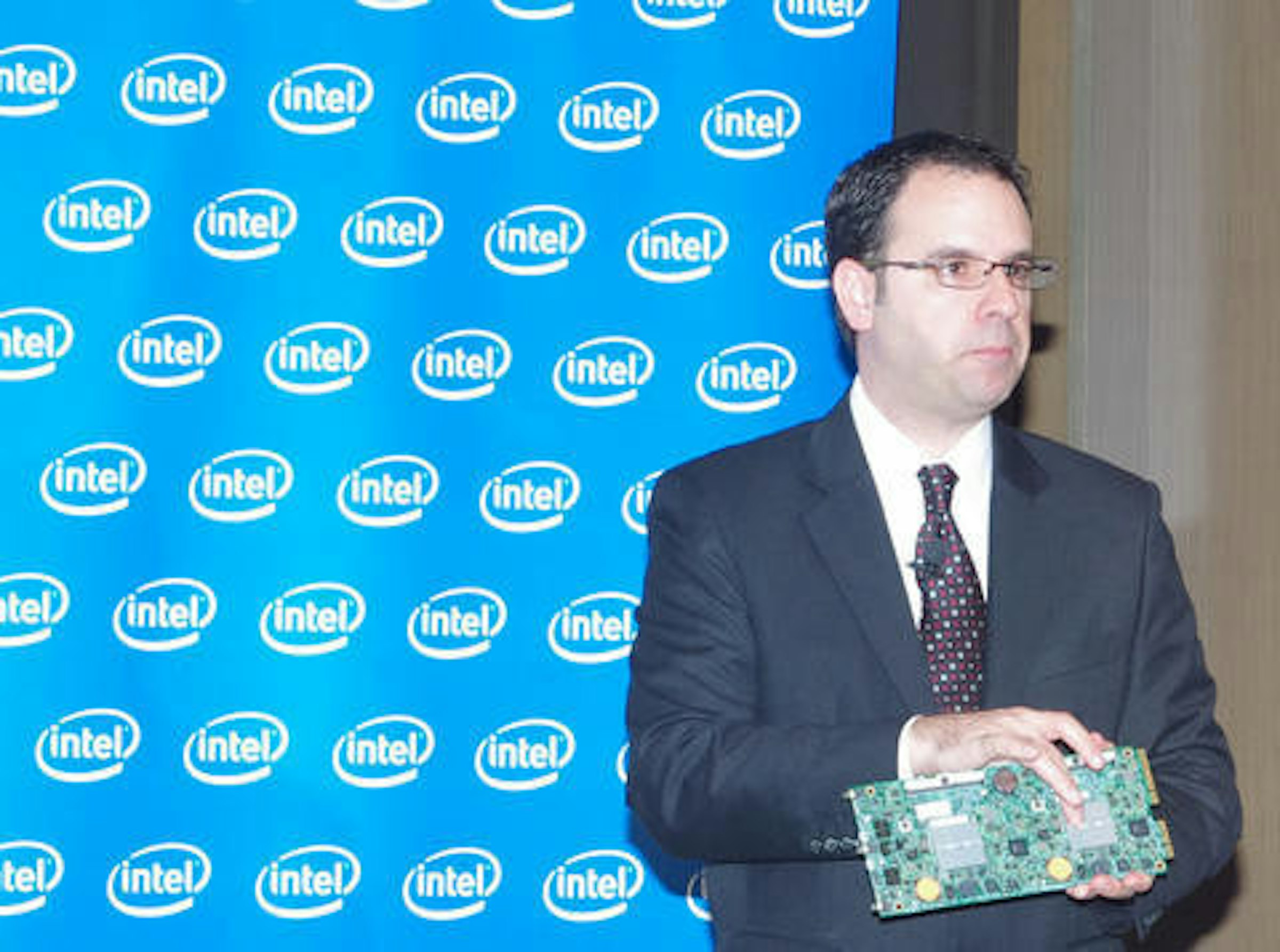 是搶攻 Big Data 市場需求， Intel 推出 Atom S1200 SoC這篇文章的首圖