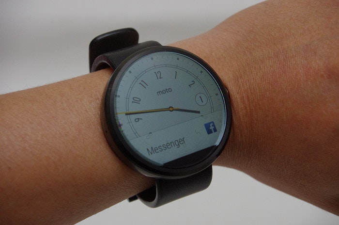 是簡約的美感， Motorola 360 Android Wear 智慧錶動手玩這篇文章的首圖