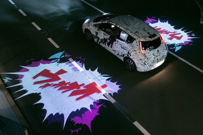 是把開車時的情緒用漫畫文字投影在地上！日產汽車展示酷炫概念這篇文章的首圖