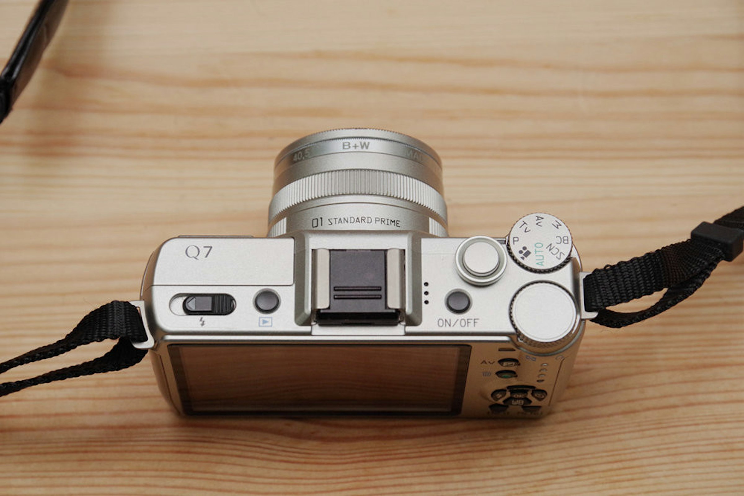 Digital SLR, Camera lens, Mirrorless interchangeable-lens camera, Camera, Single-lens reflex camera, Electronics, Lens, Digital Cameras, Product, Product design, mirrorless interchangeable lens camera, cameras & optics, camera, digital camera, product, mirrorless interchangeable lens camera, camera accessory, camera lens, single lens reflex camera, electronics, product