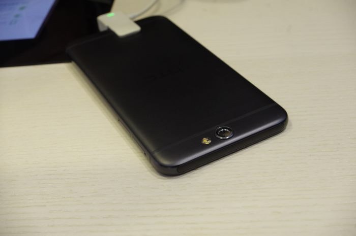 是HTC One M10 傳將採用 12MP UltraPixel 相機這篇文章的首圖
