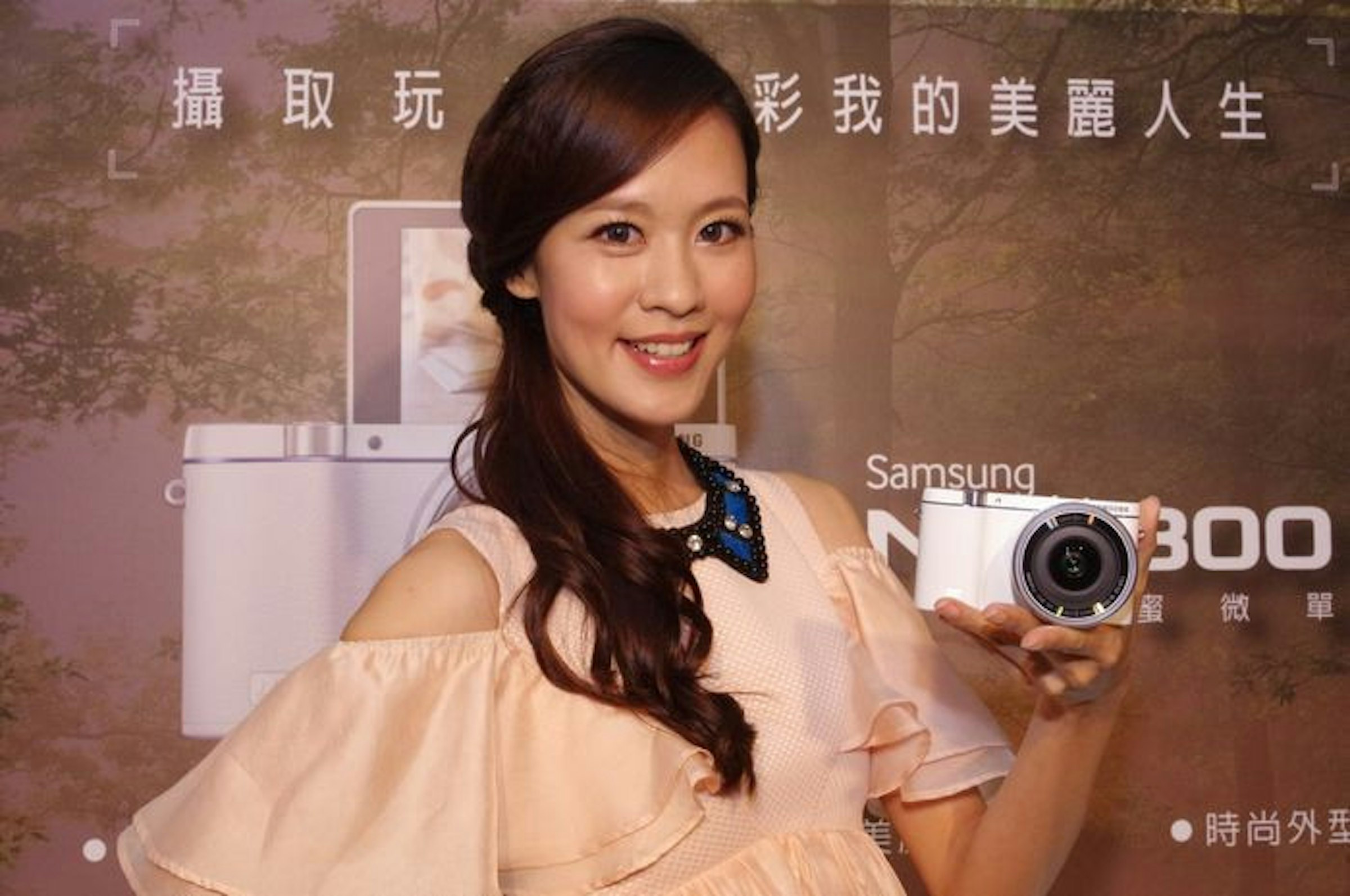 是分別主打 4K 錄影與女性市場，三星發表 NX500 與 NX3300 兩款可換鏡頭相機這篇文章的首圖
