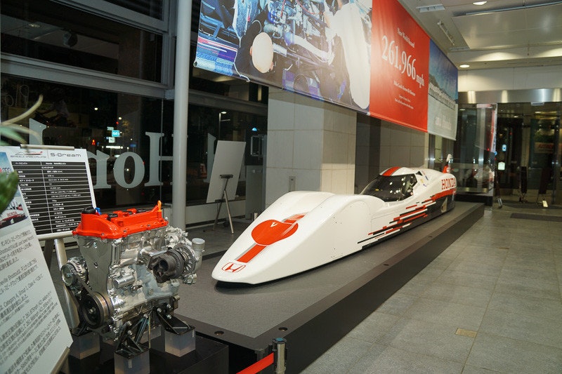 是本田展示以輕跑車 S660 的引擎打造加速賽車 Honda S-Dream Streamliner，創下 421.595 公里紀錄這篇文章的首圖