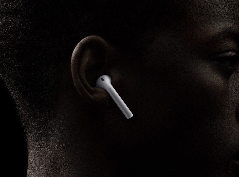 是少了原生 3.5mm 耳機介面的 iPhone 7 ，到底對消費者帶來怎樣的轉變？這篇文章的首圖