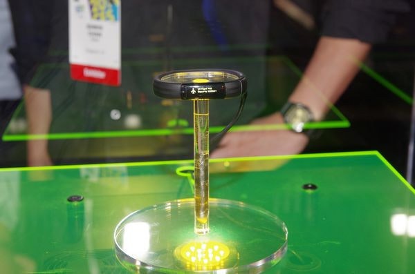 是Razer Nabu 手環將於 12 月 2 日在北美開賣，其他國家陸續推出這篇文章的首圖