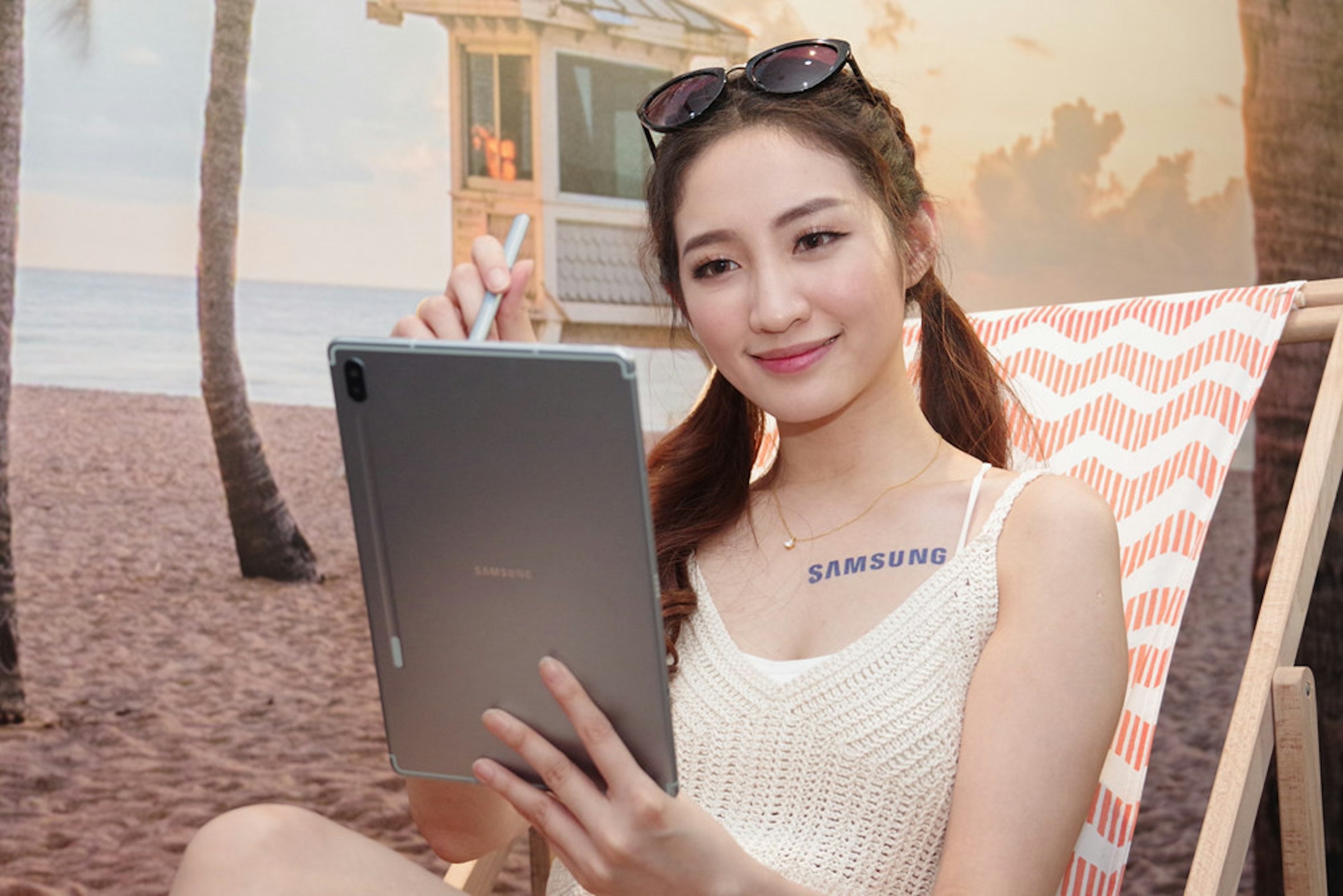 Photography, Girl, Product, Beauty.m, beauty, Skin, Beauty, Lady, Photography, Technology, Electronic device, Smile, Sitting, Neck, Dress