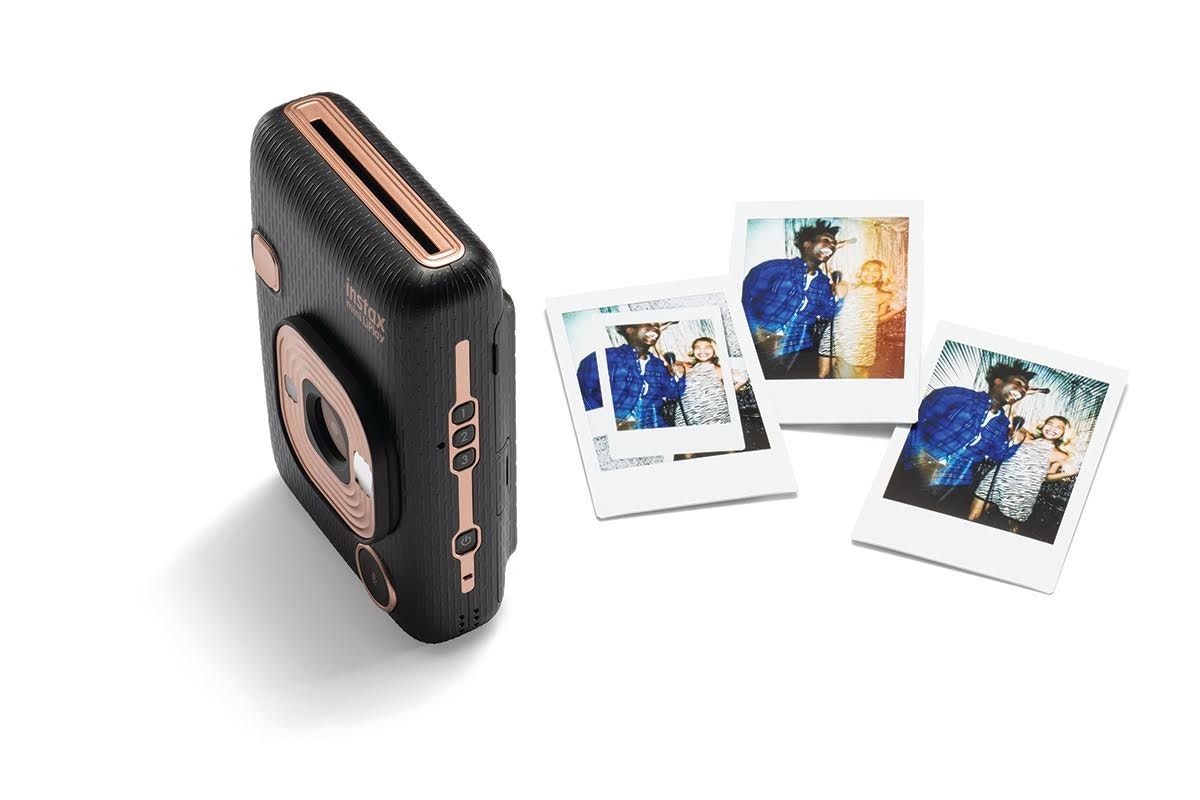 Digital Cameras, Electronics, Photographic film, Gadget, Product design, Product, Design, Multimedia, Camera, Quartz, digital camera, Product, Electronic device, Technology, Electronics, Gadget, Multimedia, Photography, Digital camera, Camera, Cameras & optics
