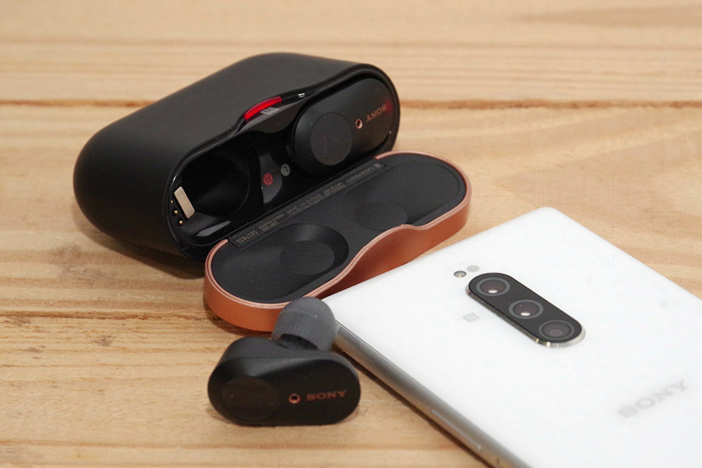 Electronics Accessory, Computer mouse, Product design, Product, Design, Electronics, Computer hardware, hardware, Electronic device, Technology, Glasses, Gadget