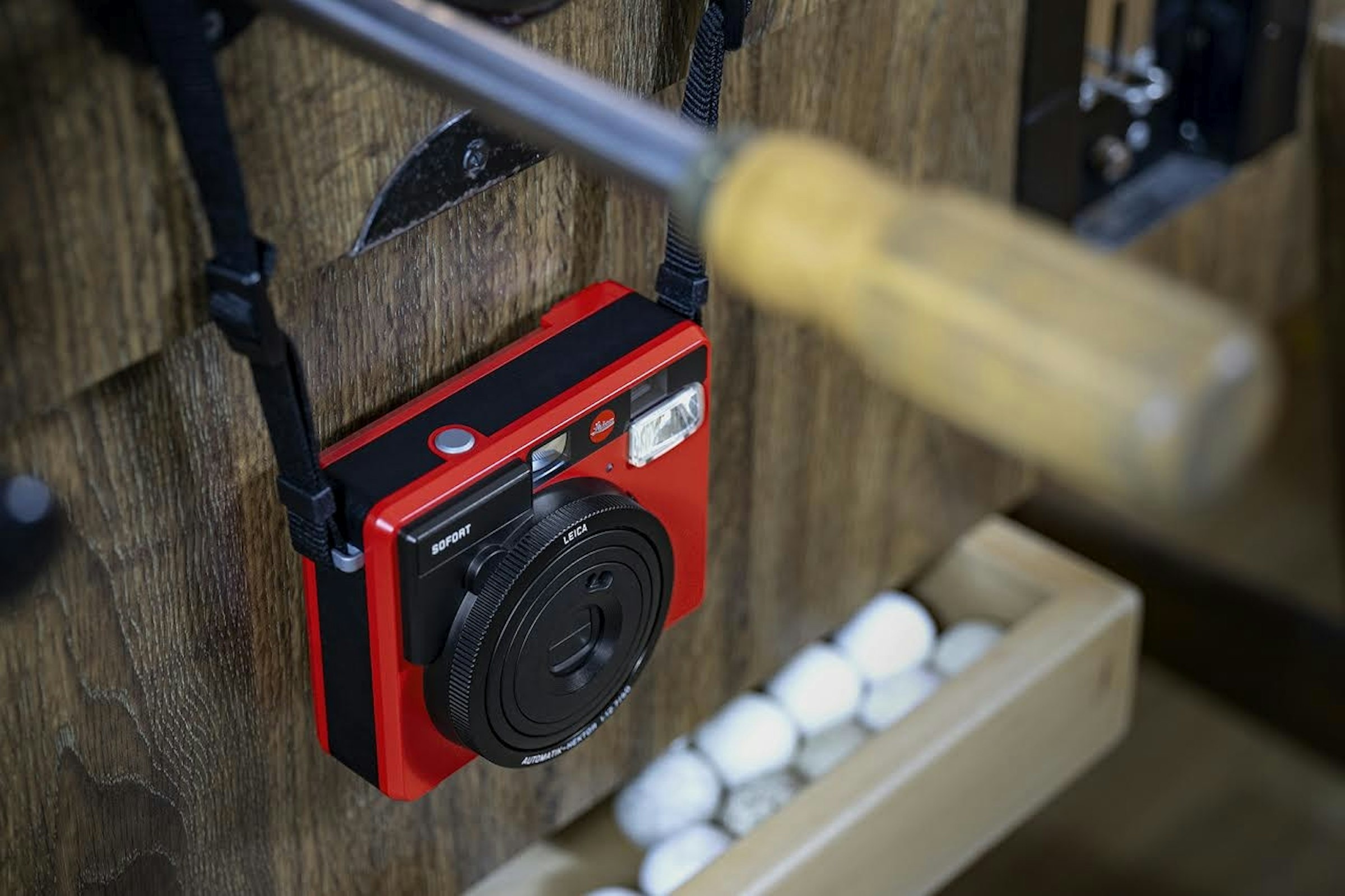 照片中提到了SOFORT、LEICA，包含了木、/ m / 083vt、木