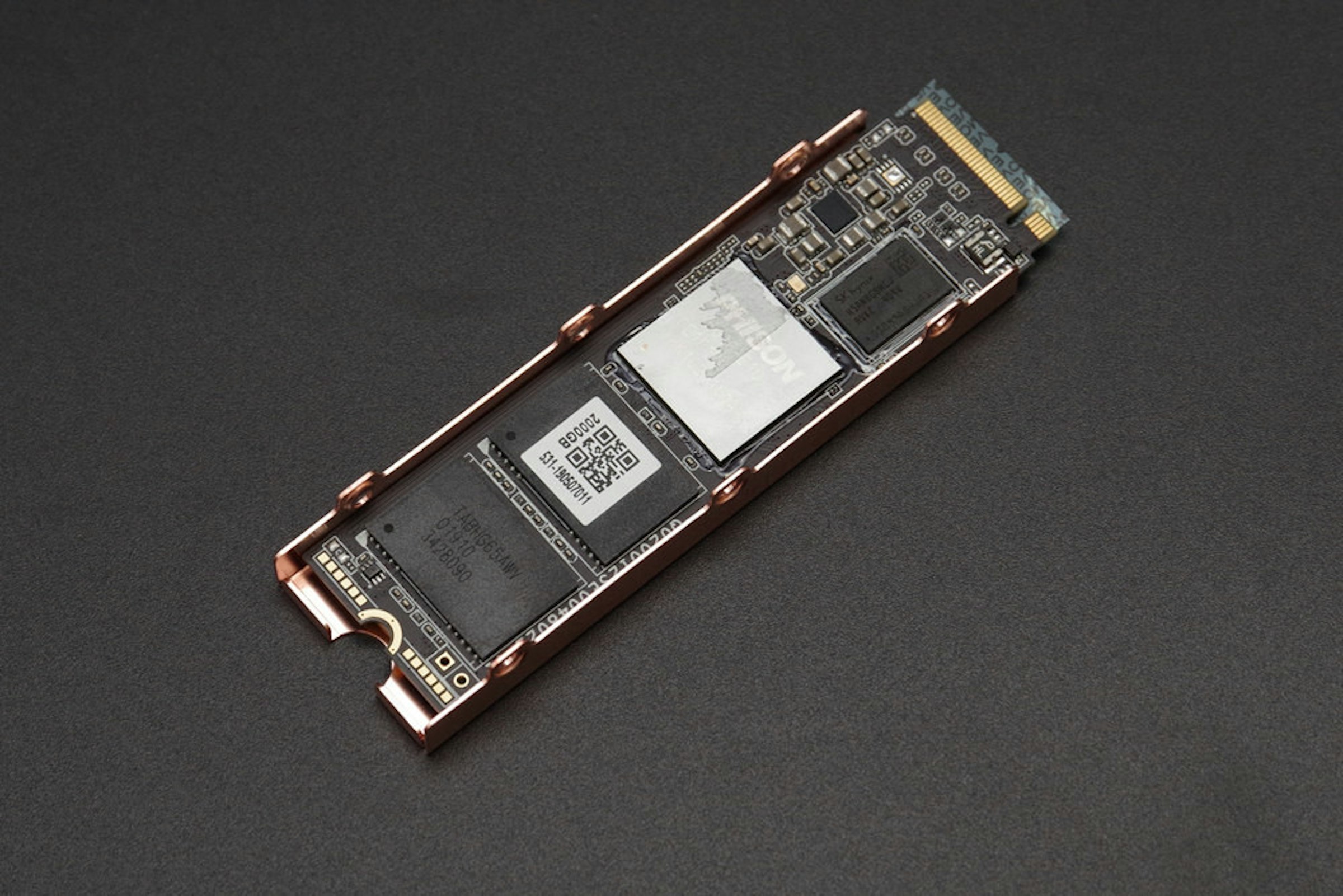 Flash Memory, Computer hardware, , Computer, 驚速, Computer memory, Computer data storage, Hardware Programmer, Microcontroller, Solid-state drive, electronics, Technology, Electronic device, Random-access memory, Solid-state drive, Computer data storage, Electronic component, Computer component, Electronics accessory