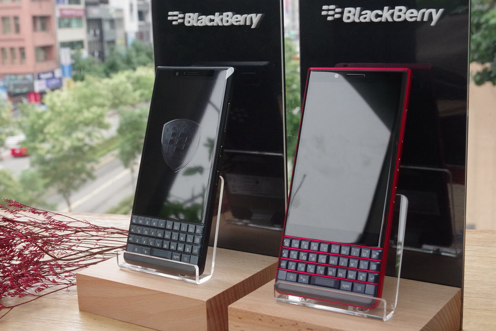 黑莓機重返台灣市場，標榜高安全與實體鍵盤的BlackBerry KEY2 LE 上市