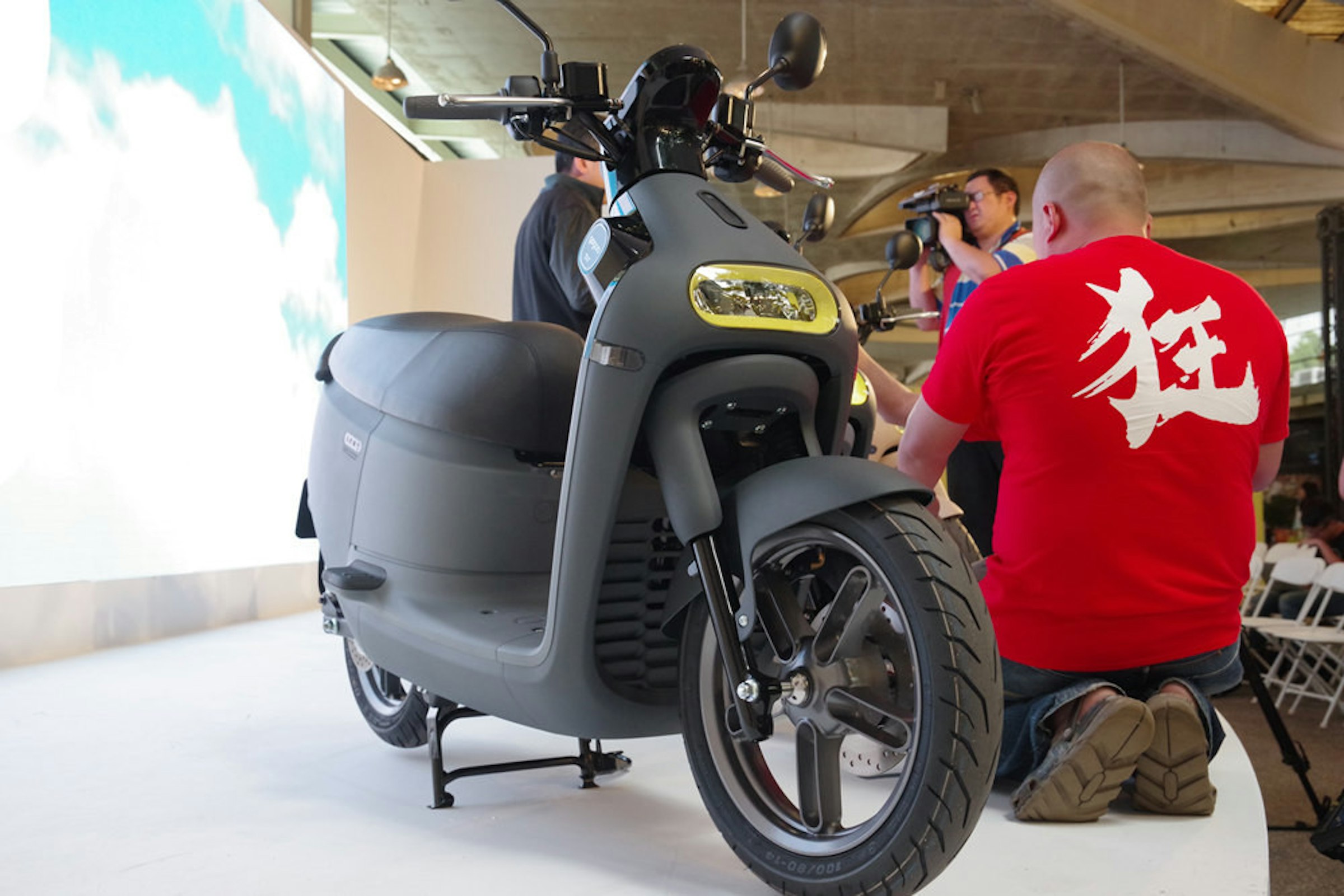 Car, Motorcycle accessories, Scooter, Motorcycle, Motor vehicle, Wheel, Vehicle, Automotive design, Cruiser, Design, car, Land vehicle, Vehicle, Motor vehicle, Motorcycle, Automotive tire, Tire, Automotive design, Car, Rim, Scooter