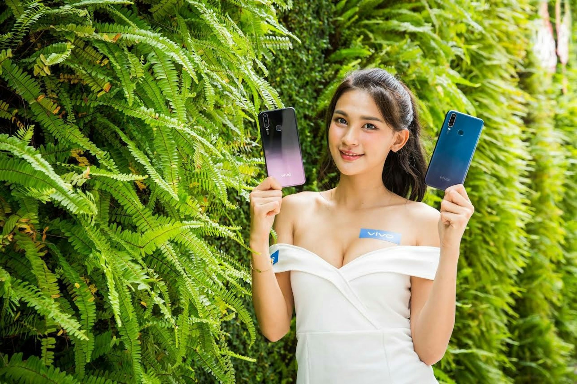 Internet, , , Google Drive, Mobile Phones, , Cloud computing, News, Google, Apple Daily, nature, Nature, Green, Beauty, Lady, Botany, Shoulder, Fern, Leaf, Plant, Vascular plant