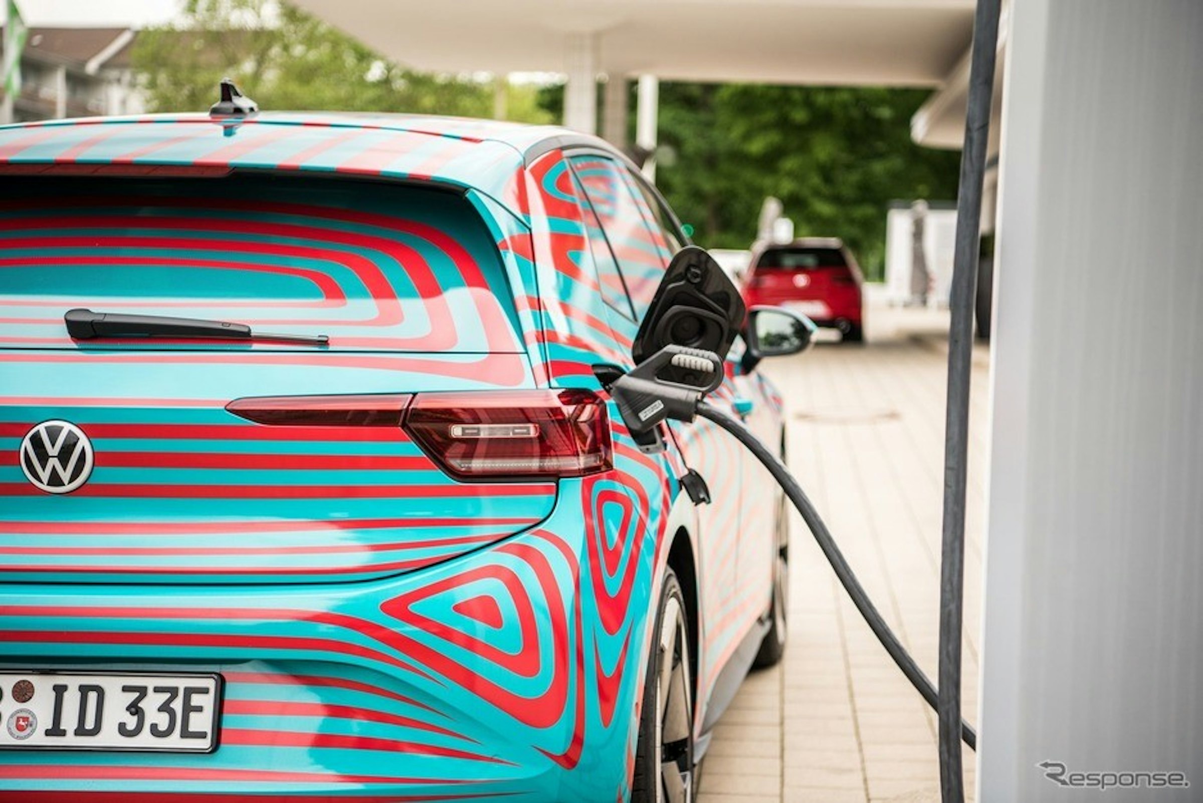 Volkswagen ID.3, Volkswagen, Car, Electric vehicle, Volkswagen Group, Compact car, , Electric car, Volkswagen Golf, Tesla Model 3, Volkswagen ID.3, Land vehicle, Vehicle, Car, Automotive design, Motor vehicle, Automotive exterior, Wheel, Family car, Vehicle door, Hatchback