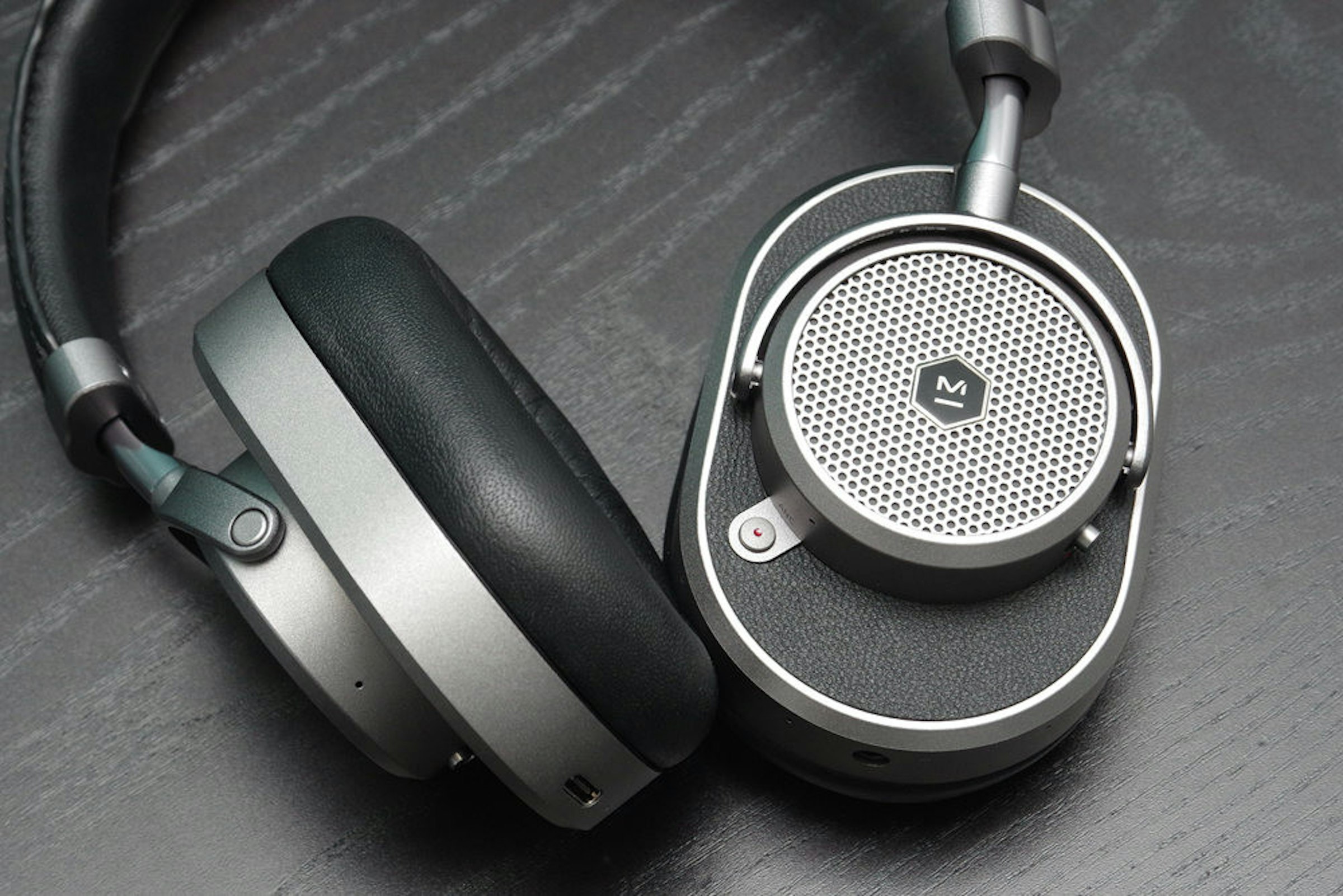 Audio, Product, Product design, Design, Audio signal, Headphones, Master & Dynamic ME05, Plantronics .Audio, headphones, Headphones, Gadget, Headset, Audio equipment, Electronic device, Technology, Audio accessory, Stereophonic sound, Communication Device, Microphone
