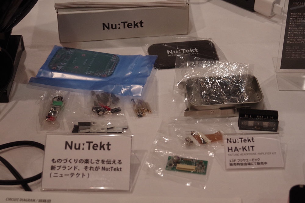 Handheld Devices, Gadget, Electronics, Plastic, Product, electronics, Electronics, Technology, Electronic device, Gadget, Electronic component