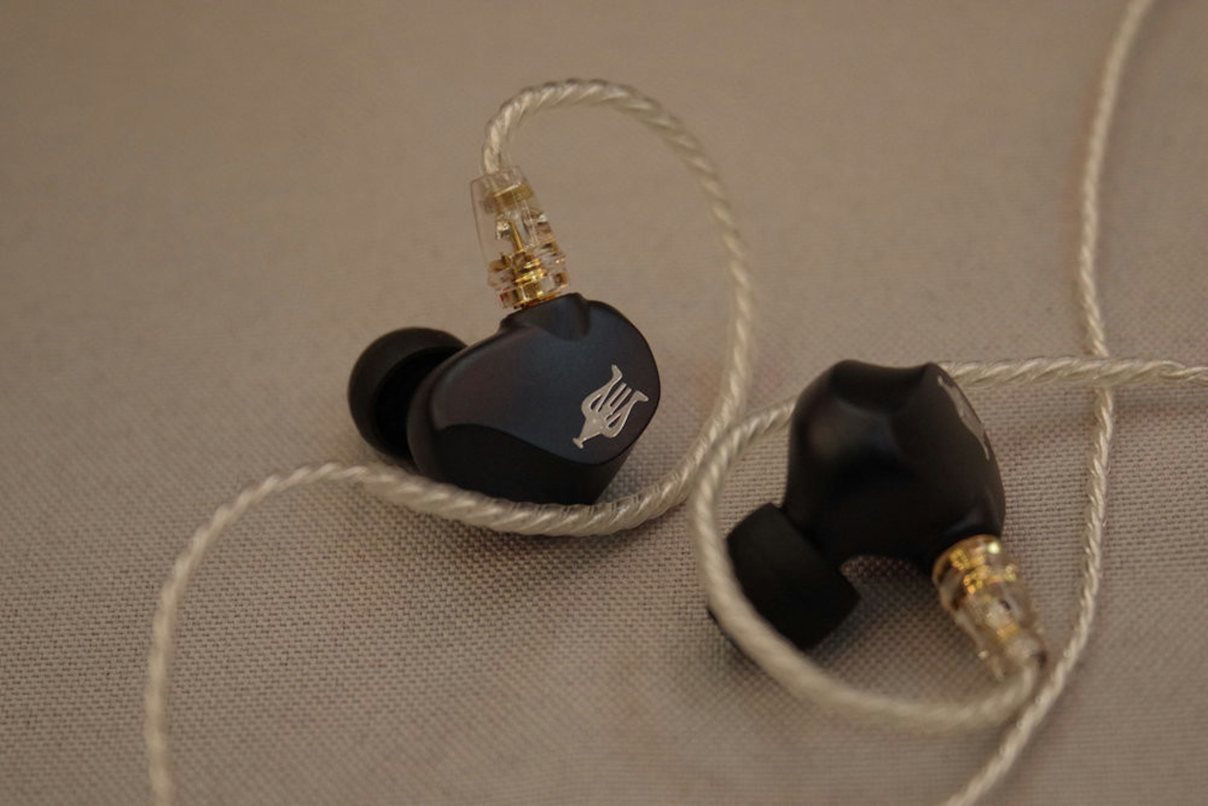 Onyx, Headphones, Jewellery, headphones, Fashion accessory, Jewellery, Onyx, Ear, Headphones, Audio equipment, Body jewelry, Metal