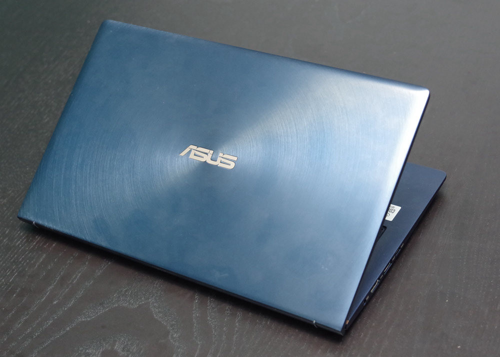 集彗星湖、獨顯、 ScreenPad 2.0 與極窄框於一機，ASUS ZenBook 13