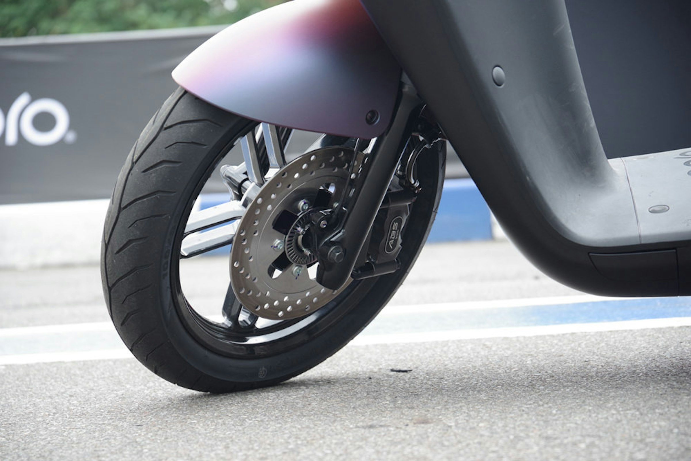 Car tires, Car, Motorcycle, Spoke, Alloy wheel, Bicycle wheel, Bicycle, Motor vehicle, Exhaust system, Fender, tire, Vehicle, Wheel, Auto part, Automotive tire, Tire, Automotive exhaust, Car, Motorcycle, Automotive wheel system, Fender