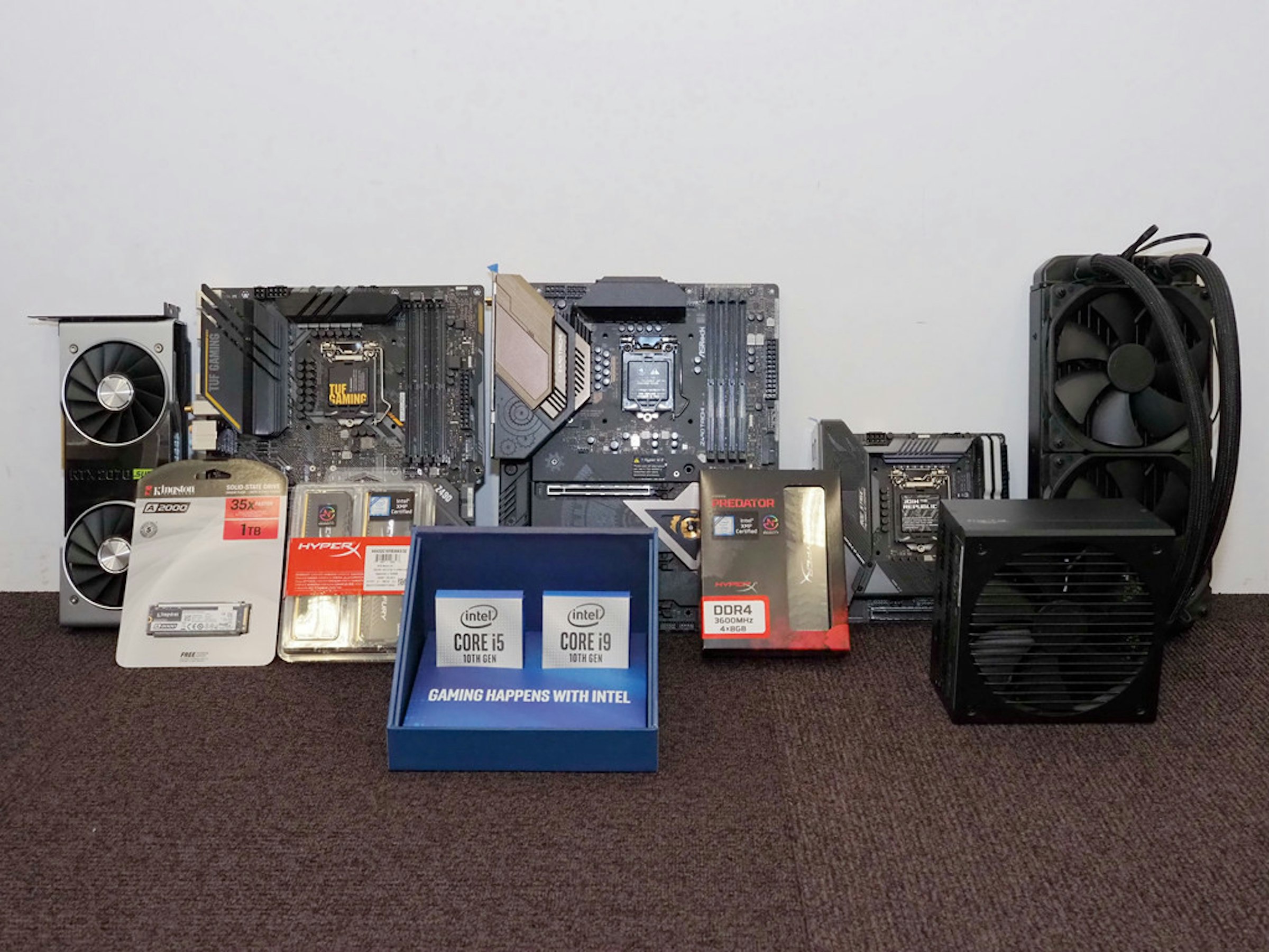 照片中提到了SAMING、SOLD Sta、A 2000，包含了電子產品、電子零件、電子產品、電腦硬件、電腦