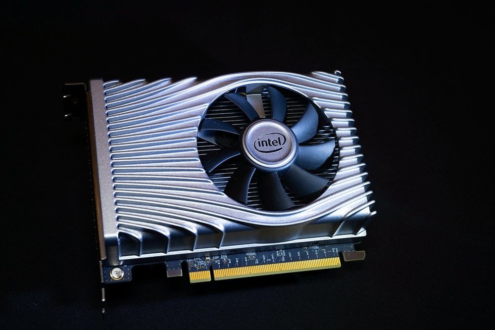 [情報] Intel 最新款獨立 GPU DG1 曝光