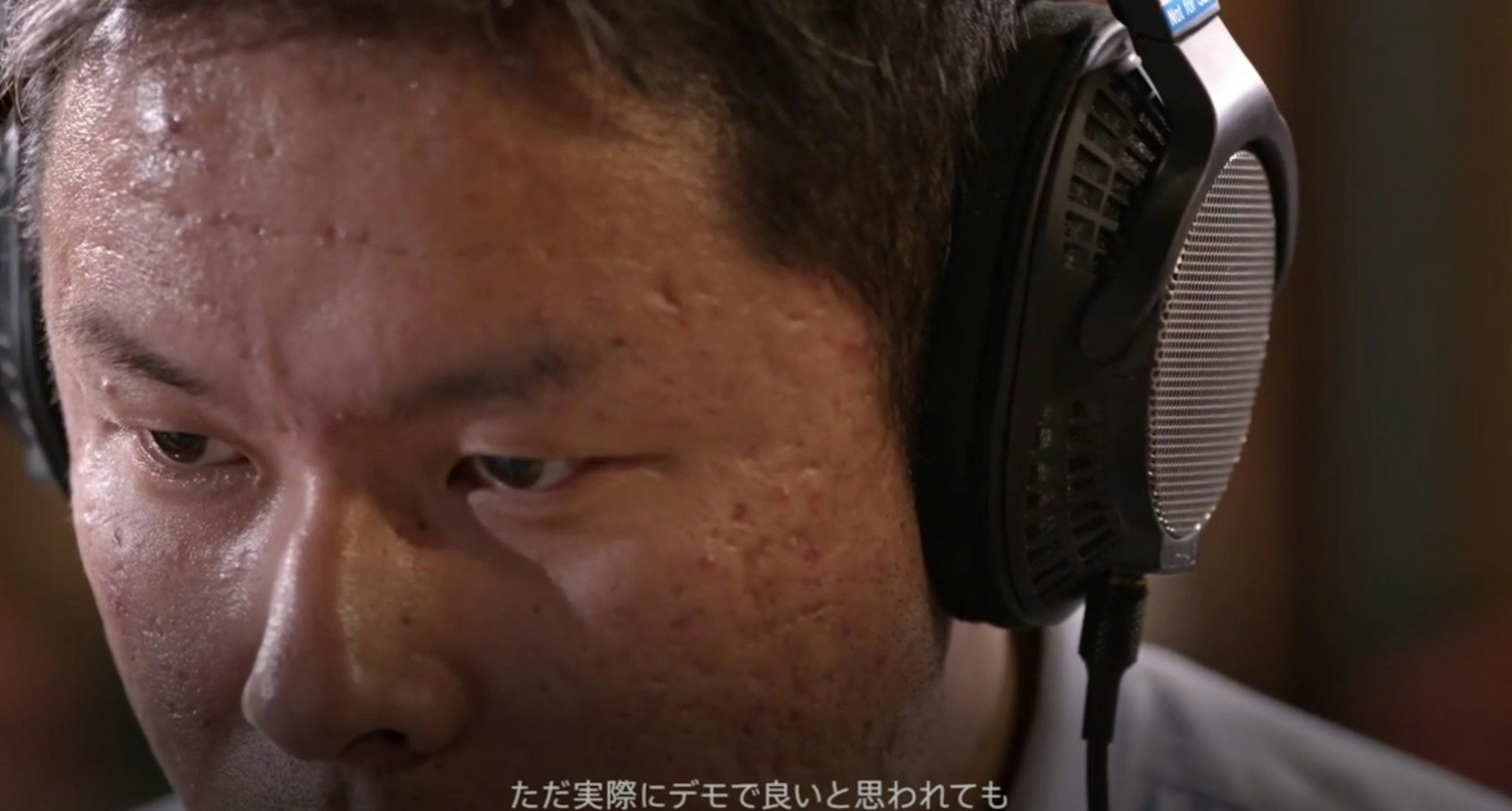 照片中提到了ただ実際にデモで良いと思われても，包含了耳、聽力、前額、視聽設備、特寫