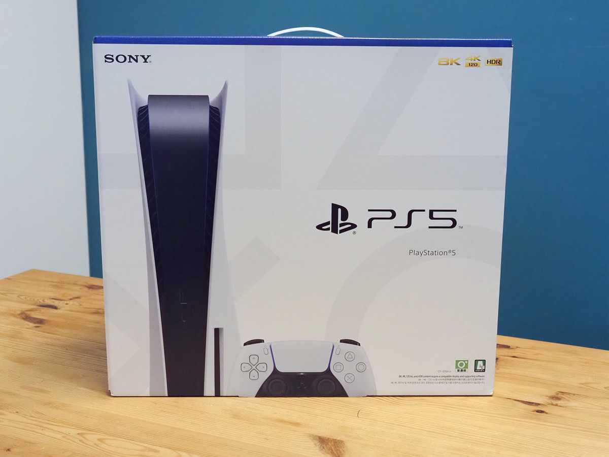 PlayStation 5 市售機外觀快速動眼看，融合過往簡約設計美學的全新散熱