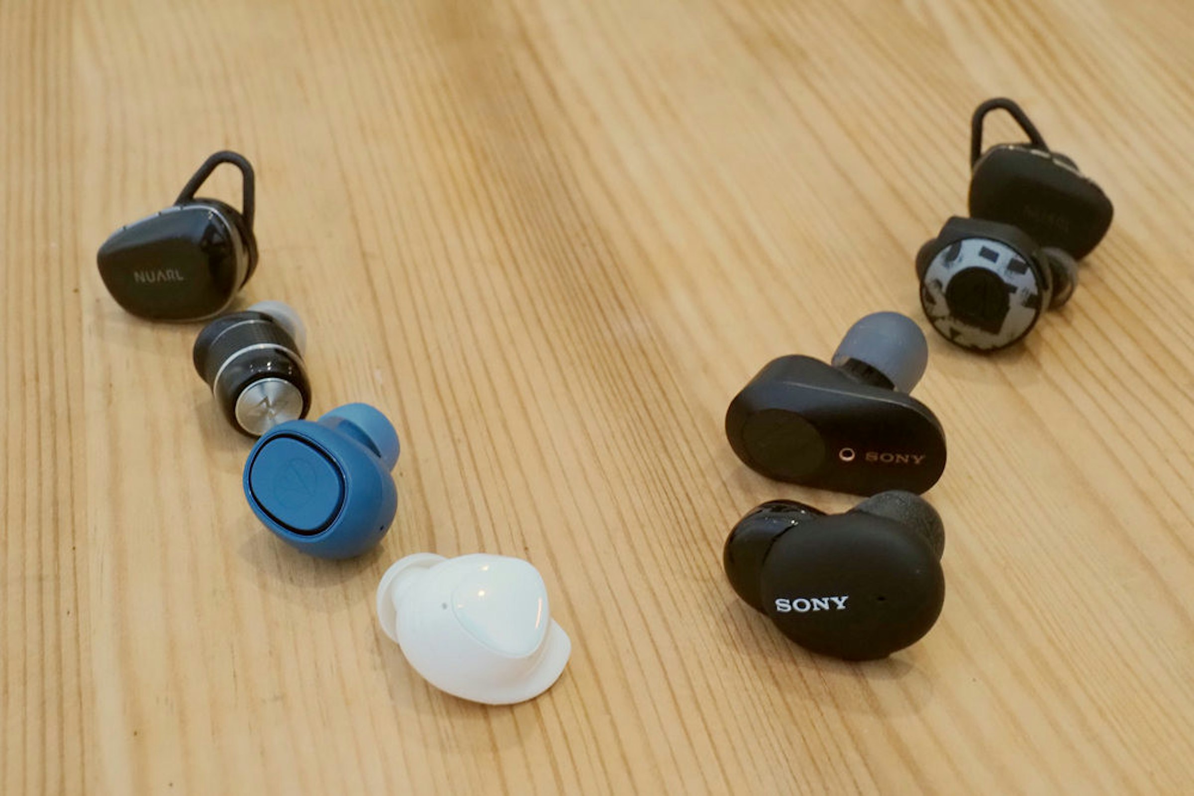 照片中提到了NUARL、SONY、SONY，包含了頭戴式耳機、產品設計、音響器材、產品、設計