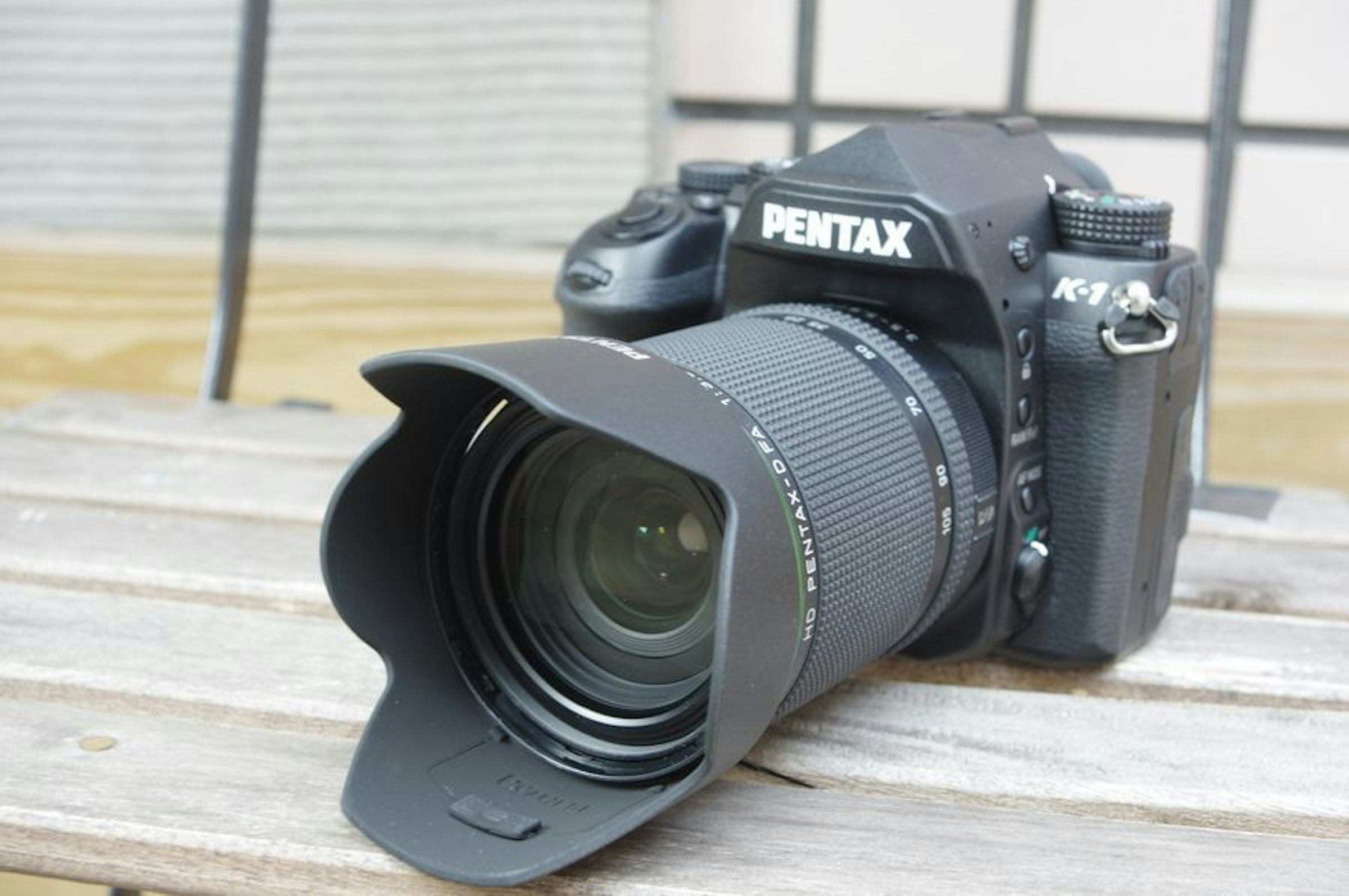 照片中提到了PENTAX、K-1，跟賓得有關，包含了數碼單反、數碼單反、鏡頭、無反光鏡可換鏡頭相機