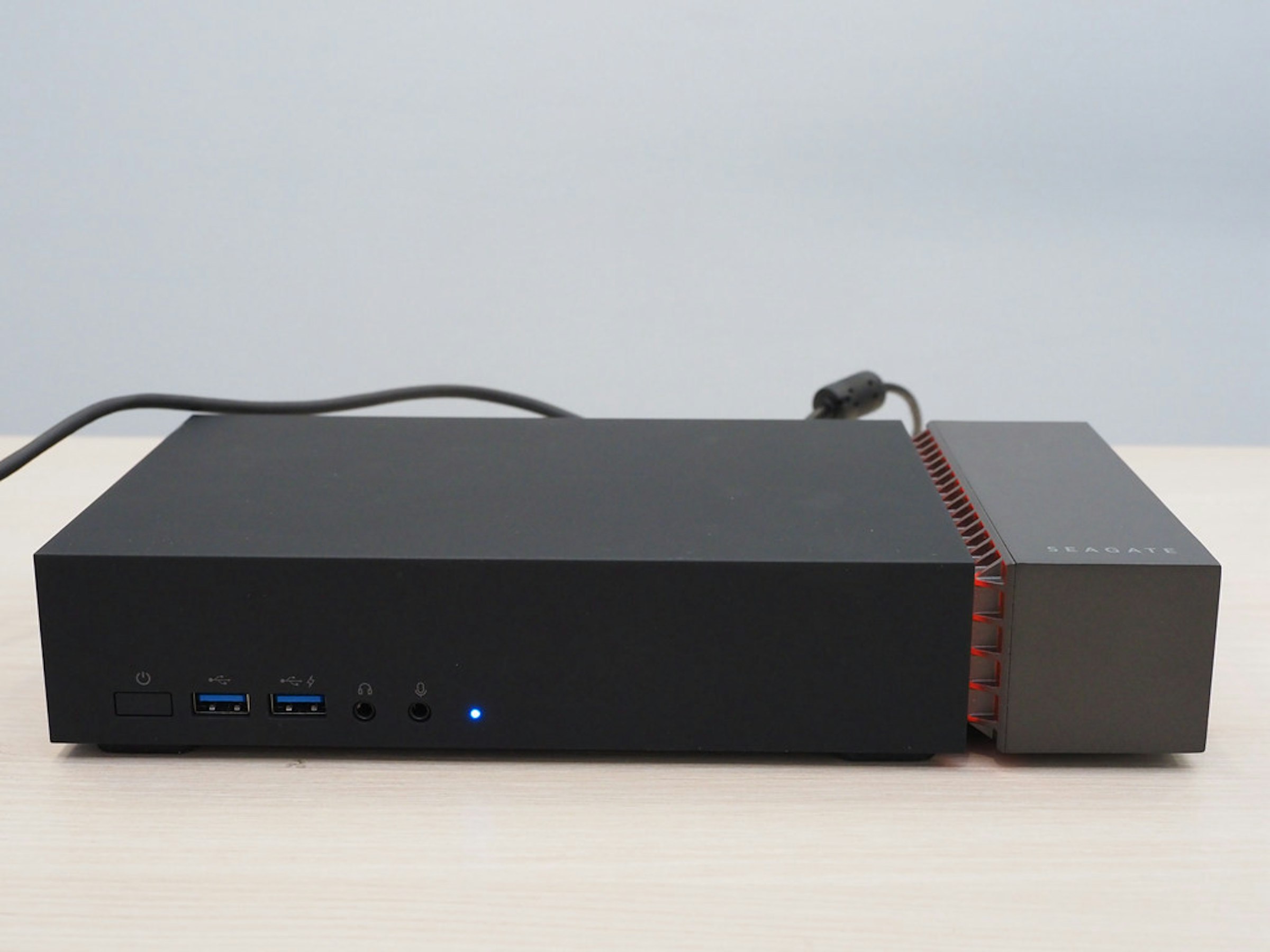 照片中提到了AG，包含了電子配件、電子產品、產品設計、電子樂器、產品