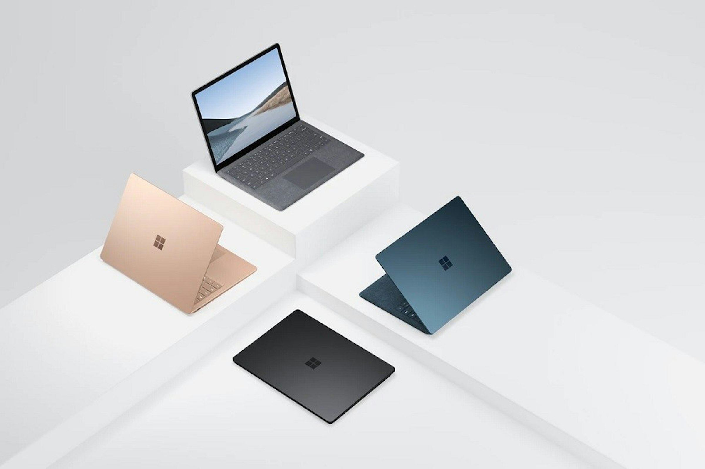 照片中包含了表面筆記本電腦3種顏色、Microsoft Surface筆記本電腦3（13.5英寸）、Surface筆記本電腦3、Surface Pro 7、Surface Pro