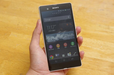 照片中提到了SONY、Coogle、71:17,跟太空应用中心有关,包含了功能手机、功能手机、手机、产品设计、蜂窝网络