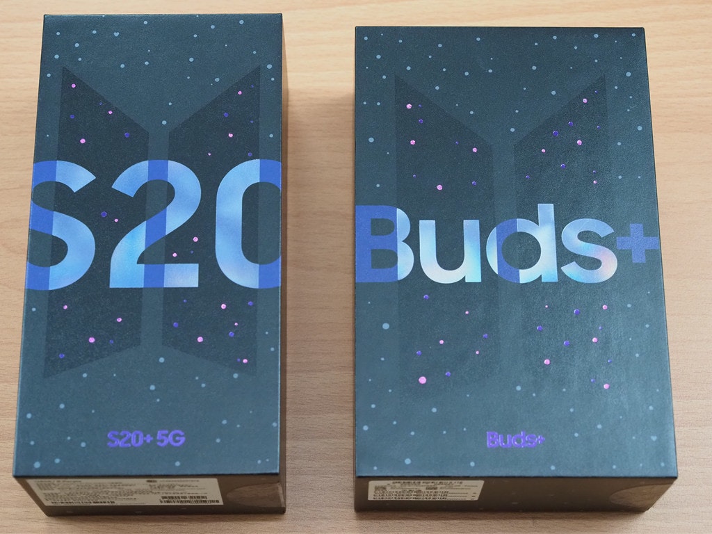 照片中提到了520 Buds、S20+5G、BUde，包含了图案、字形、牌、紫色、仪表