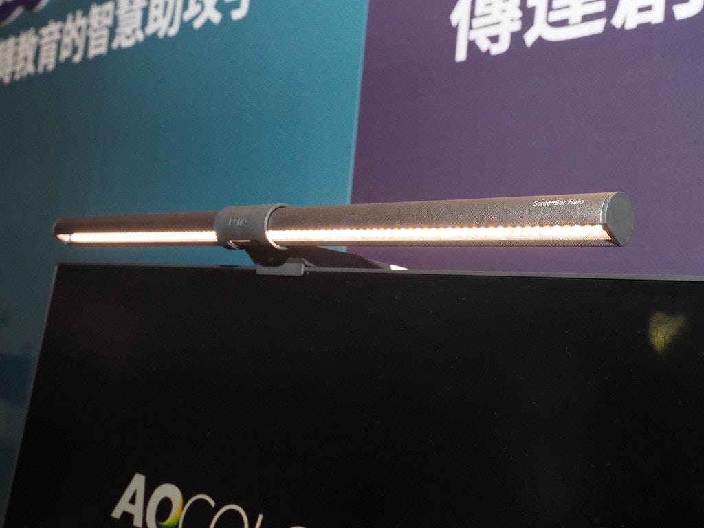 照片中提到了財前物蝦。、ScreenBar Halo、AOCOU,跟特許公認會計師公會有關,包含了材料、產品設計、字形、鋼筆、設計