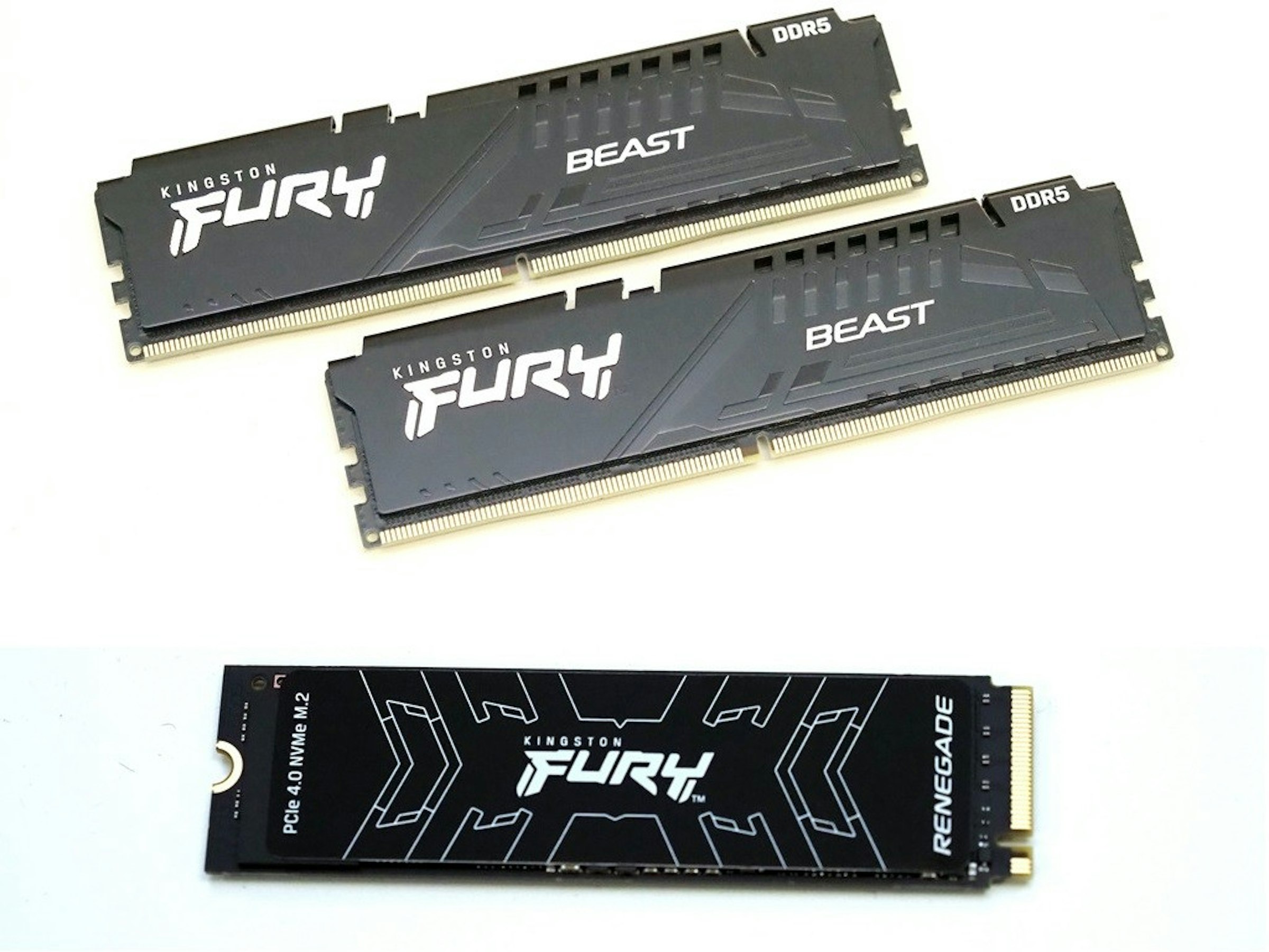 照片中提到了DDR5、FURY、KINGSTON，跟大東會議、大東會議有關，包含了快閃記憶體、快閃記憶體、電子配件、內存、數據