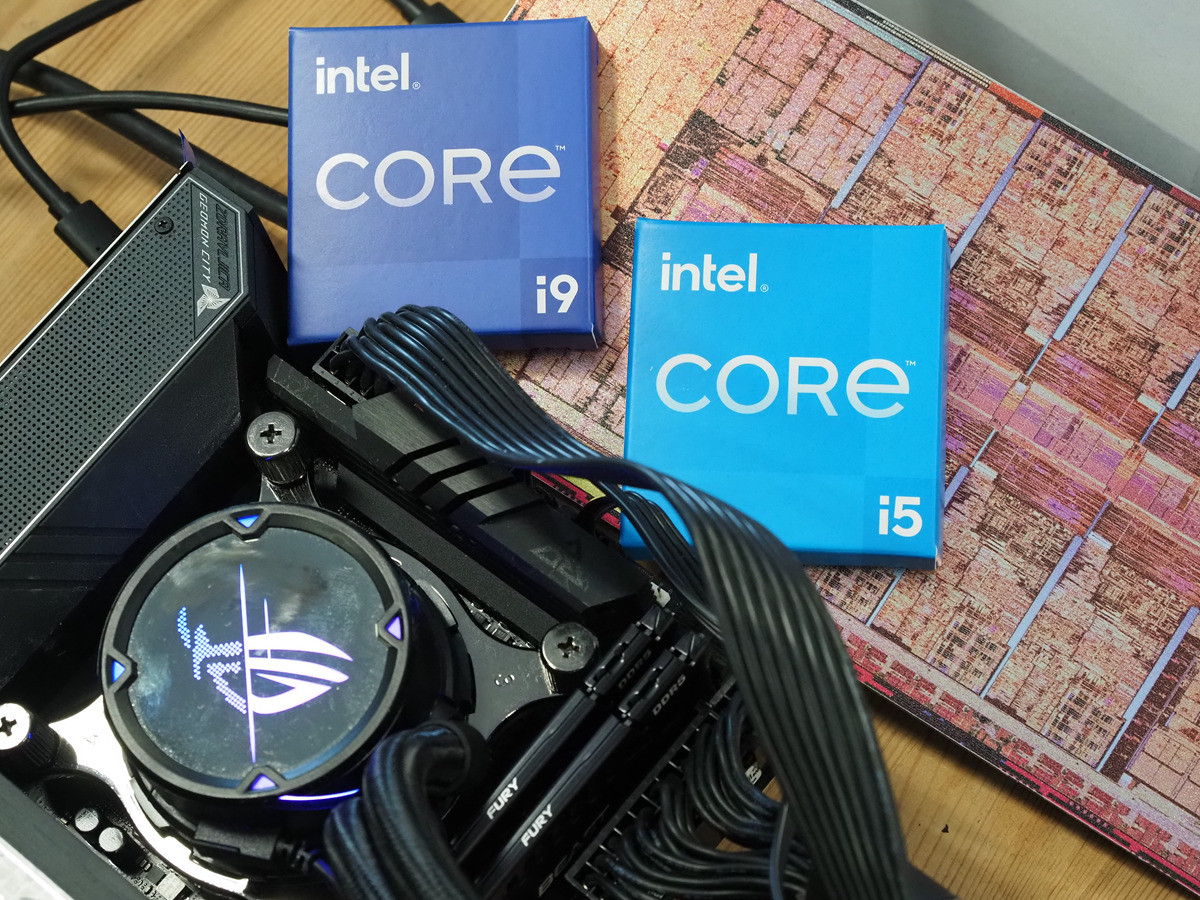 Intel 大師兄回魂了，吃了大補丸的Intel Alder 世代i9-12900K 與i5