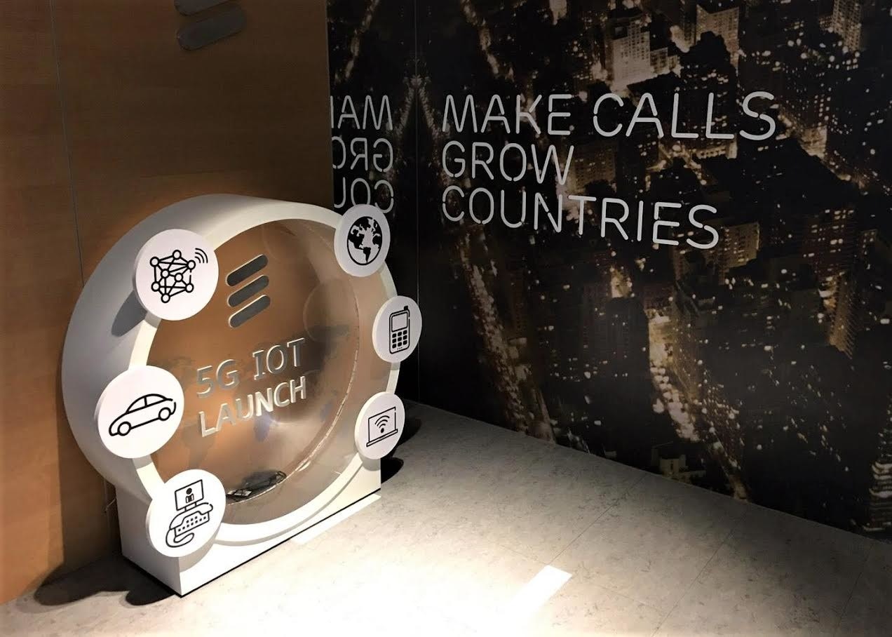 照片中提到了JAM MAKE CALLS、оя GROW、J COUNTRIES,包含了產品設計、牌、字形、設計、儀表