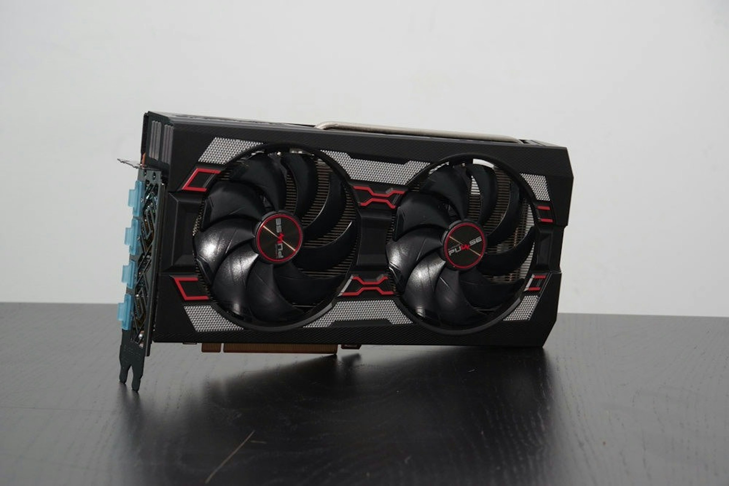照片中提到了PU SE，跟新南威爾士州救護車有關，包含了電腦散熱、Advanced Micro Devices公司、電腦、脫氧核糖核酸、圖形處理單元