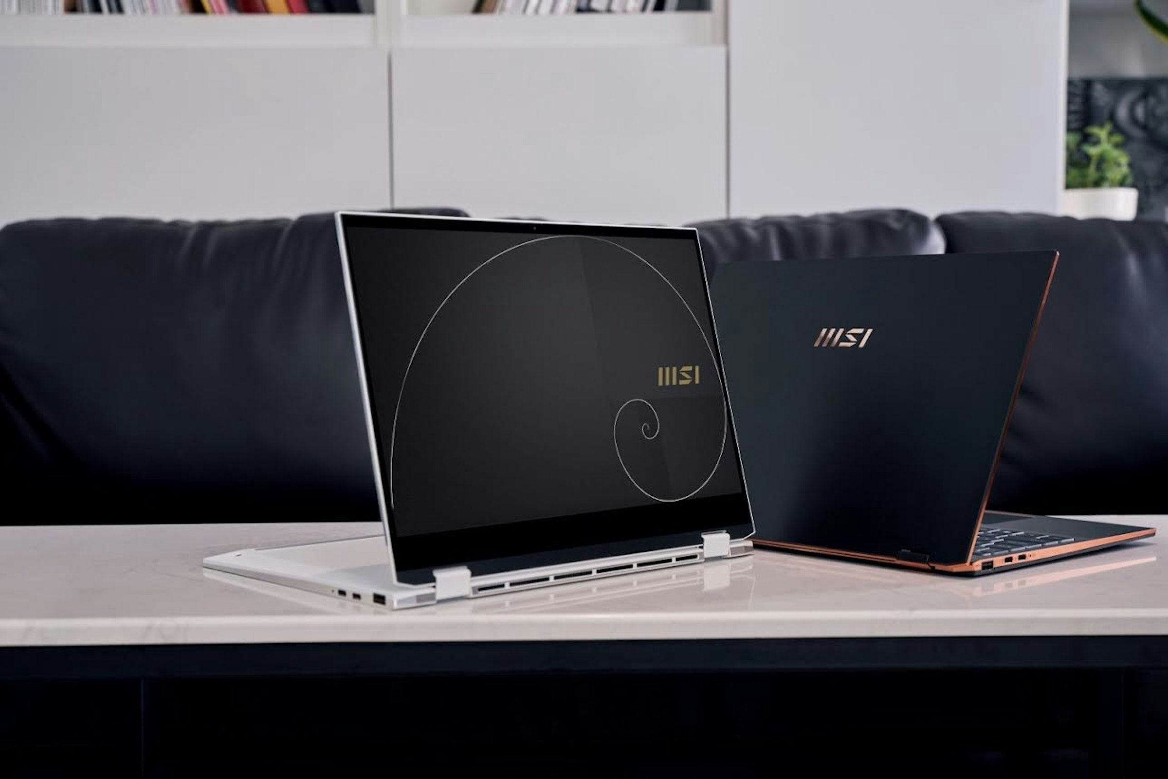 照片中提到了ISI、IIISI，包含了顯示裝置、電腦、個人電腦、微星、Msi Summit Core I7 1185g7 / 3 Ghz Win 10 Pro Go Ram