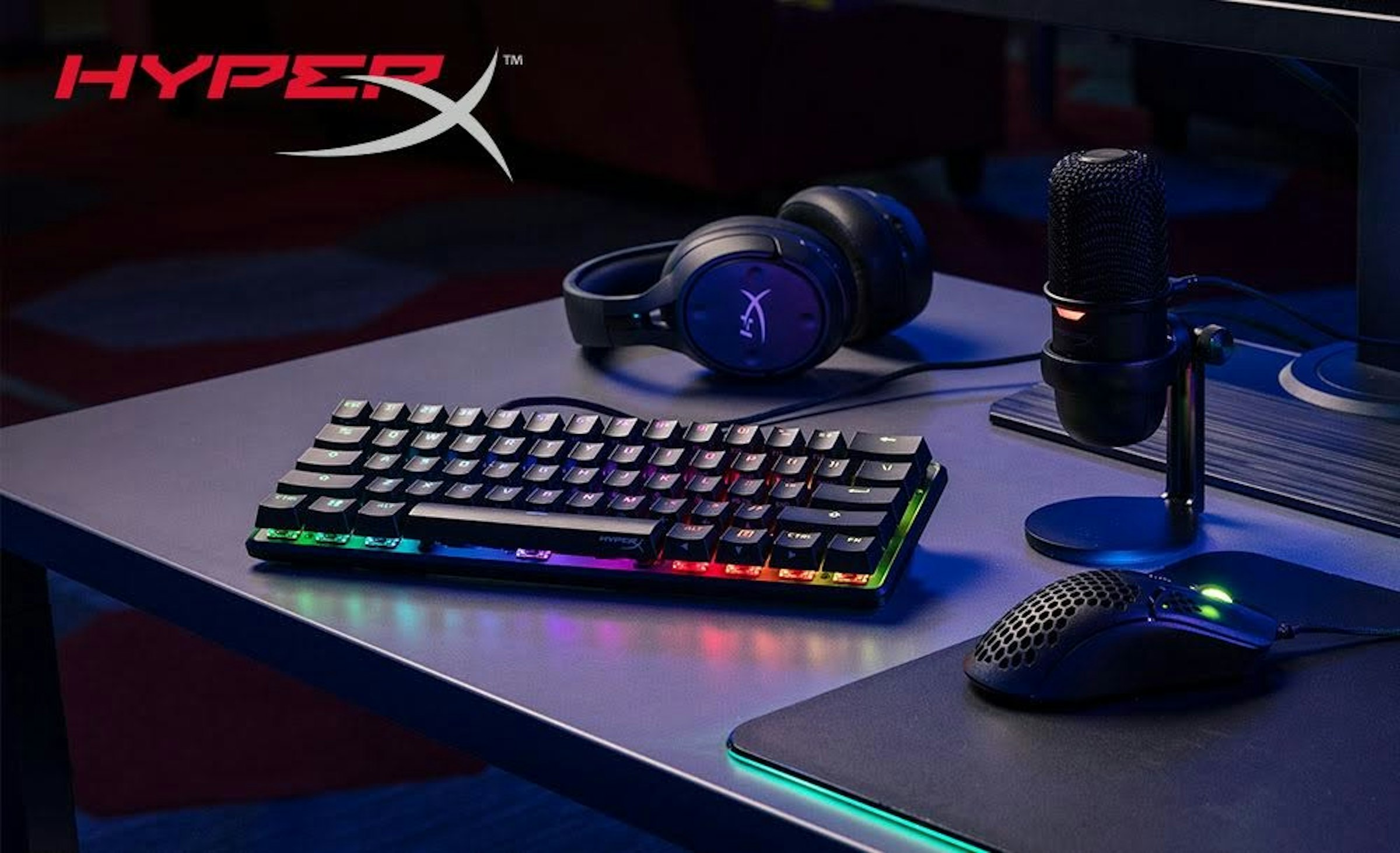 照片中提到了HYPER、TM，包含了hyperx起源60％、計算機鍵盤、HyperX合金的起源60、HyperX合金的起源、遊戲鍵盤